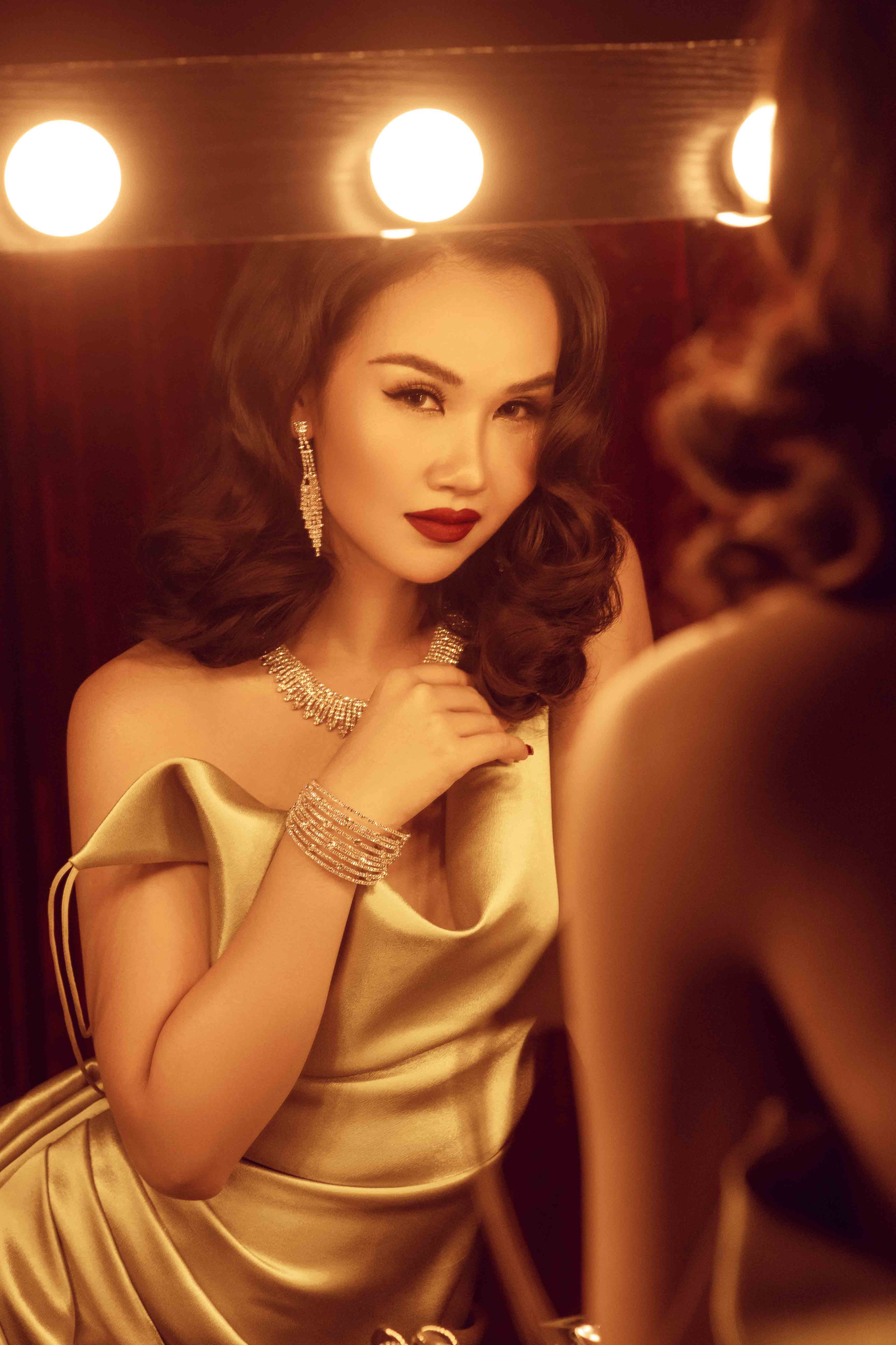 Ca sĩ Võ Hạ Trâm 