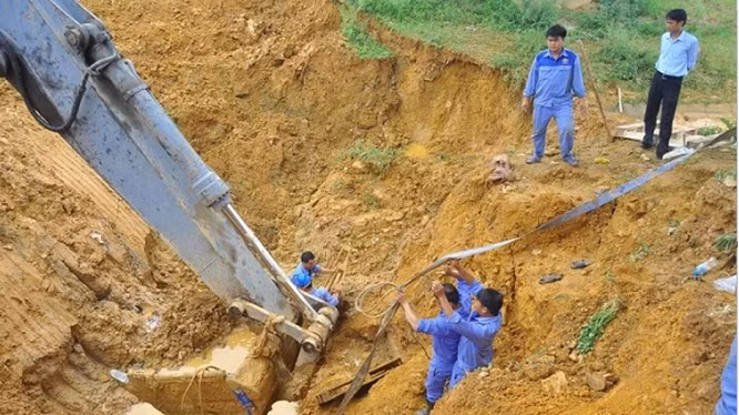 Đường ống nước sạch Sông Đà (Ảnh: Internet) Đường ống nước sạch Sông Đà (Ảnh: Internet)