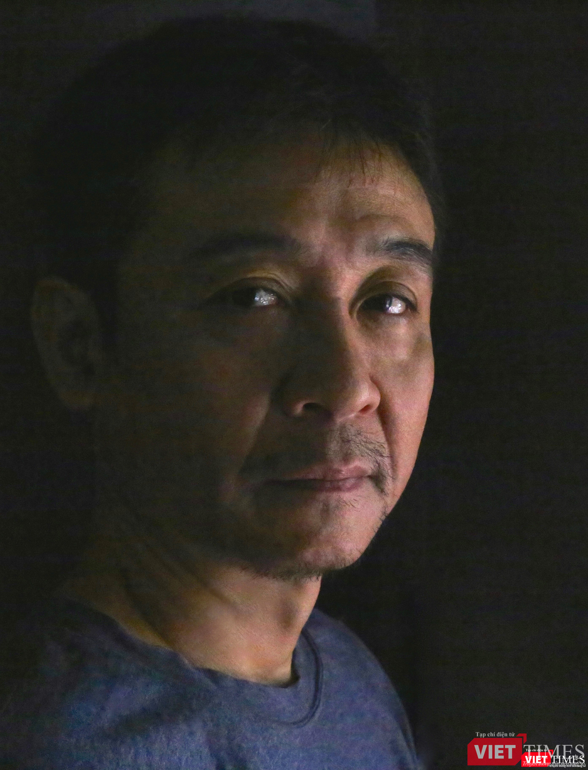 Họa sĩ, giám tuyển Trần Lương dẫn rất nhiều đoàn họa sĩ ra nước ngoài tham gia các hoạt động mỹ thuật