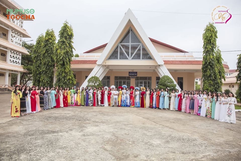 Nữ sinh Đại học Tây Nguyên tham dự cuộc thi Nữ sinh Đại học Tây Nguyên tham dự cuộc thi