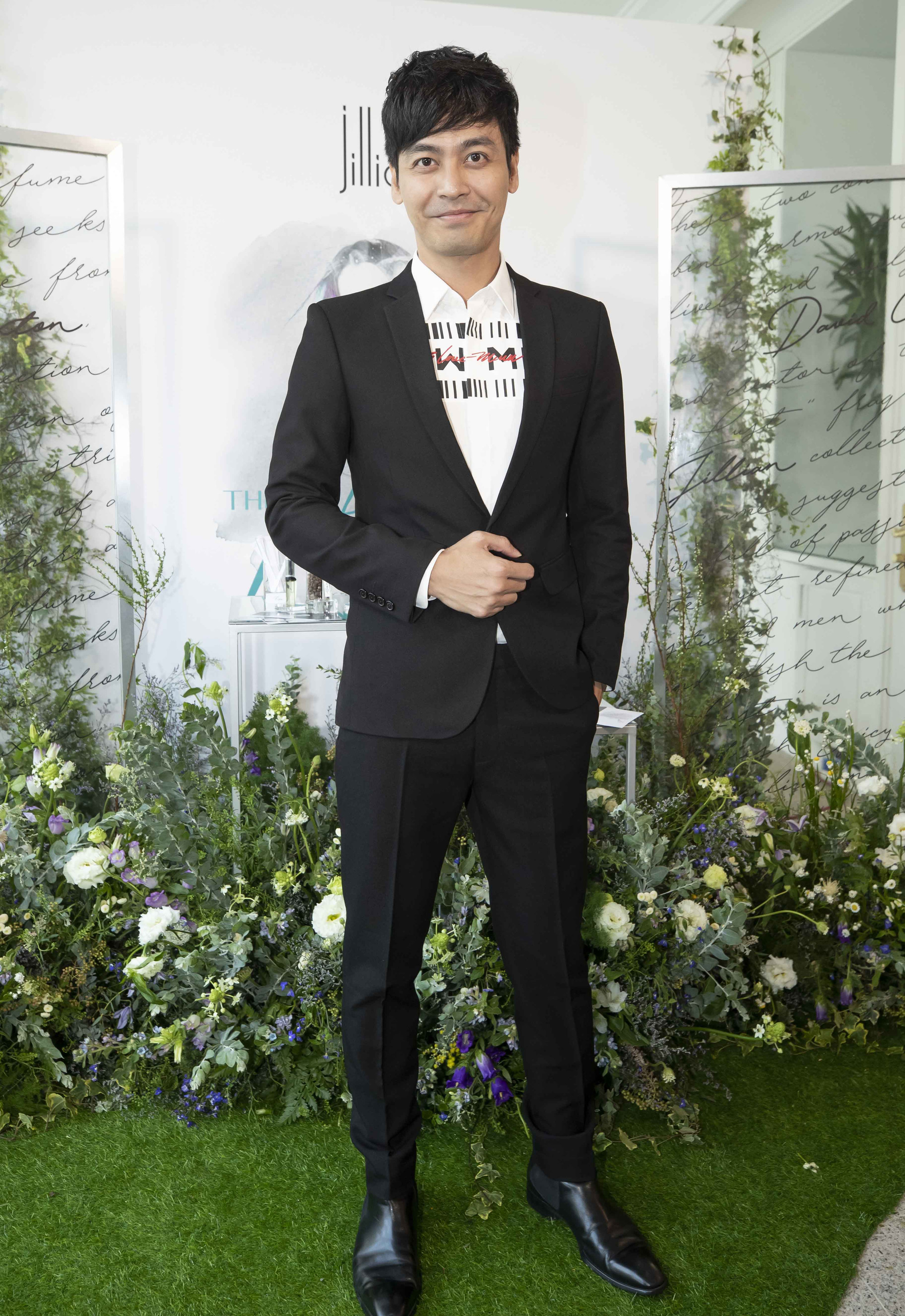 Phan Anh yêu thích mùi hương lịch lãm Phan Anh yêu thích mùi hương lịch lãm