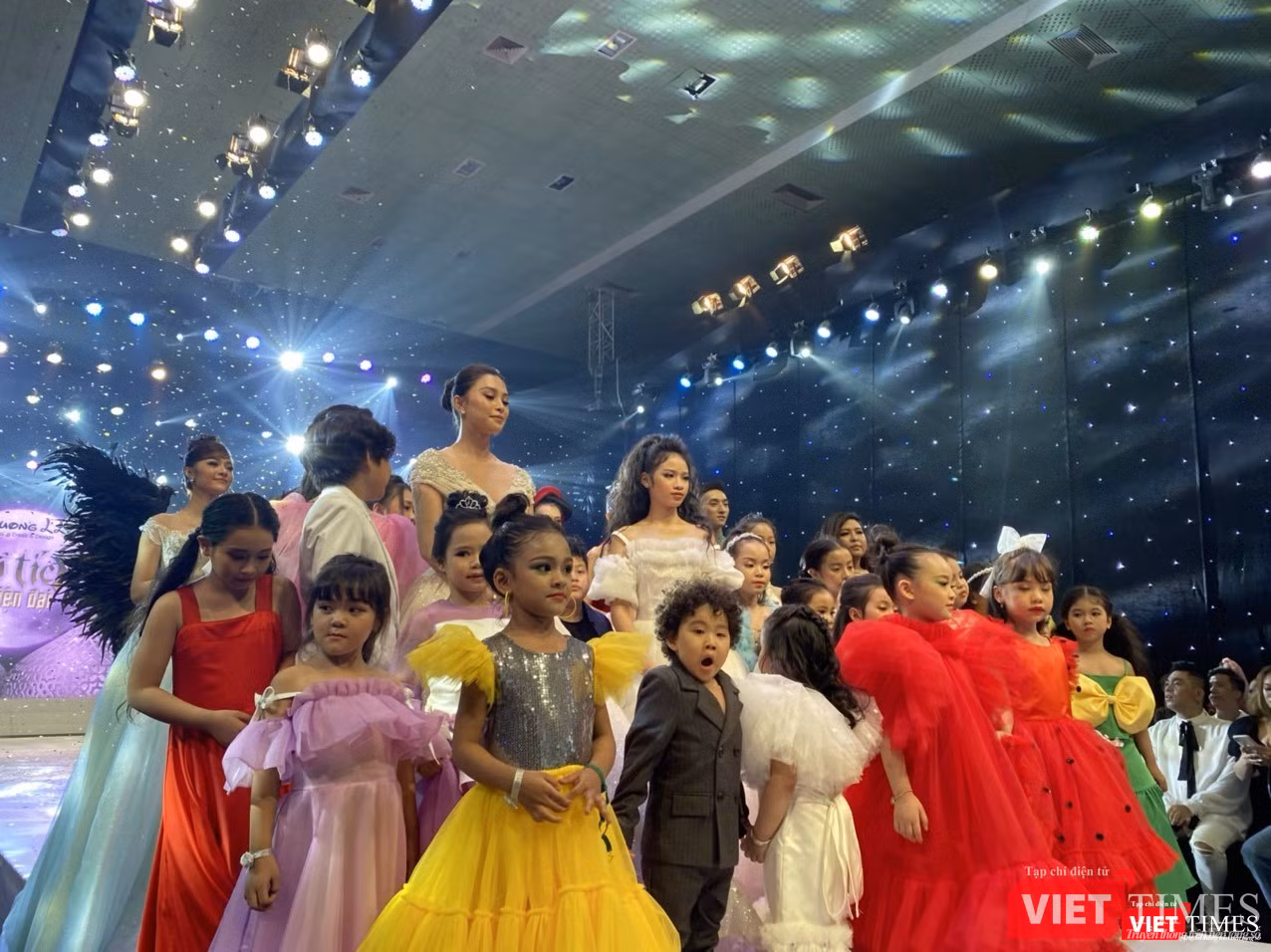 Các mẫu nhí tham gia show Cổ tích hiện đại đến từ nhiều trường khác nhau Các mẫu nhí tham gia show Cổ tích hiện đại đến từ nhiều trường khác nhau