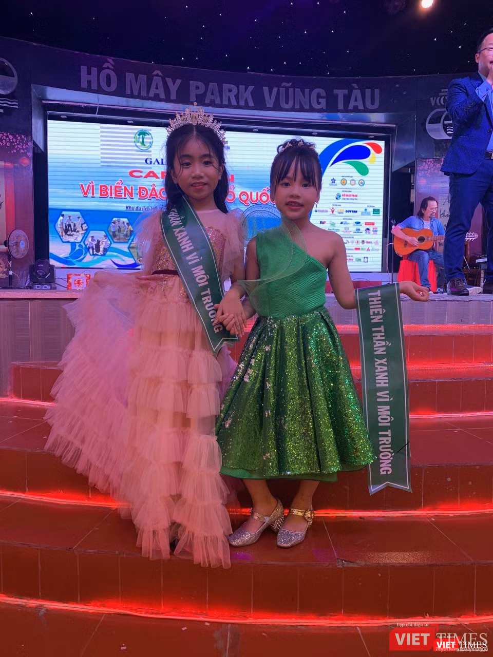 Tham gia các hoạt động với nguồn năng lượng tích cực, Alice Nguyễn đã lan truyền đến các bạn nhỏ thông điệp bảo vệ môi trường