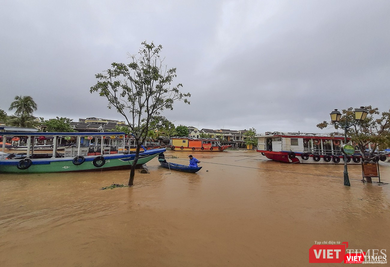 Sông Hoài mùa lũ