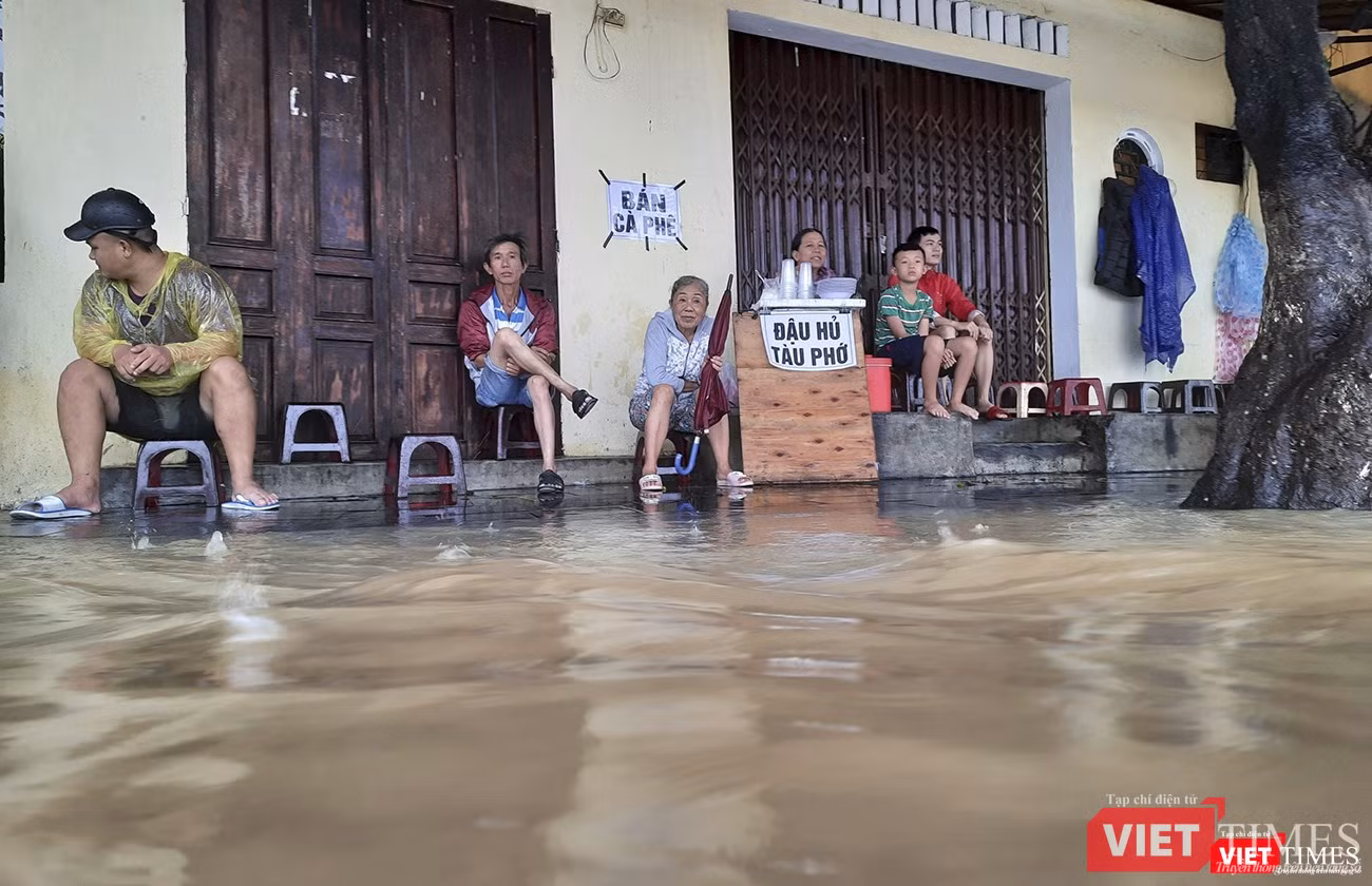 Cuộc sống người Hội An gần như gắn liền với lũ Cuộc sống người Hội An gần như gắn liền với lũ