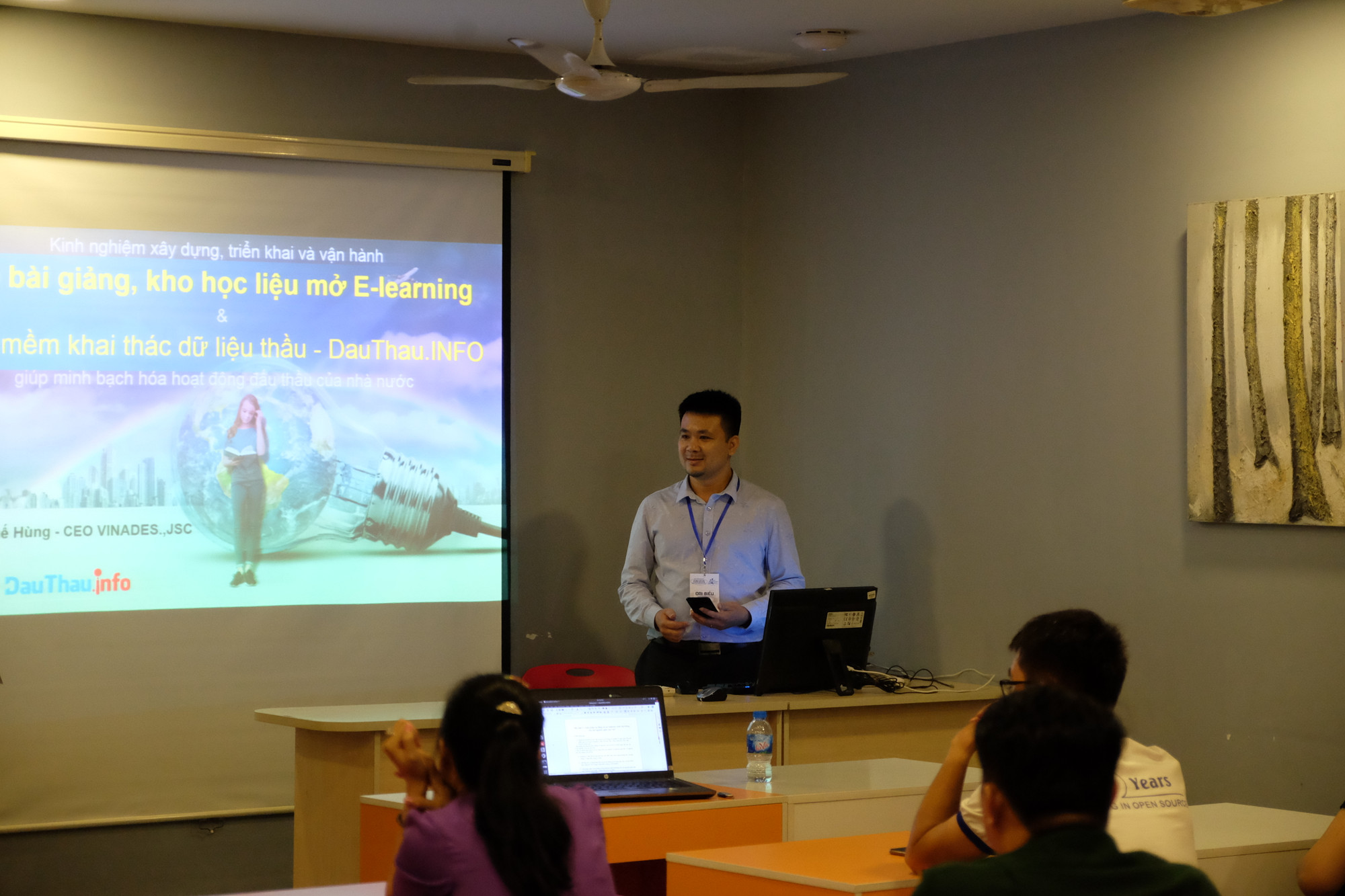 Ông Nguyễn Thế Hùng chia sẻ về kinh nghiệm xây dựng, triển khai và vận hành kho bài giảng, kho học liệu mở e-learning của Bộ Giáo Dục Ông Nguyễn Thế Hùng chia sẻ về kinh nghiệm xây dựng, triển khai và vận hành kho bài giảng, kho học liệu mở e-learning của Bộ Giáo Dục