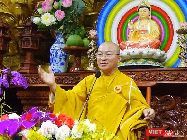 Thượng tọa Thích Nhật Từ cho biết tinh thần Phật giáo dạy rằng con người tự mình có thể làm chủ mạng sống của mình