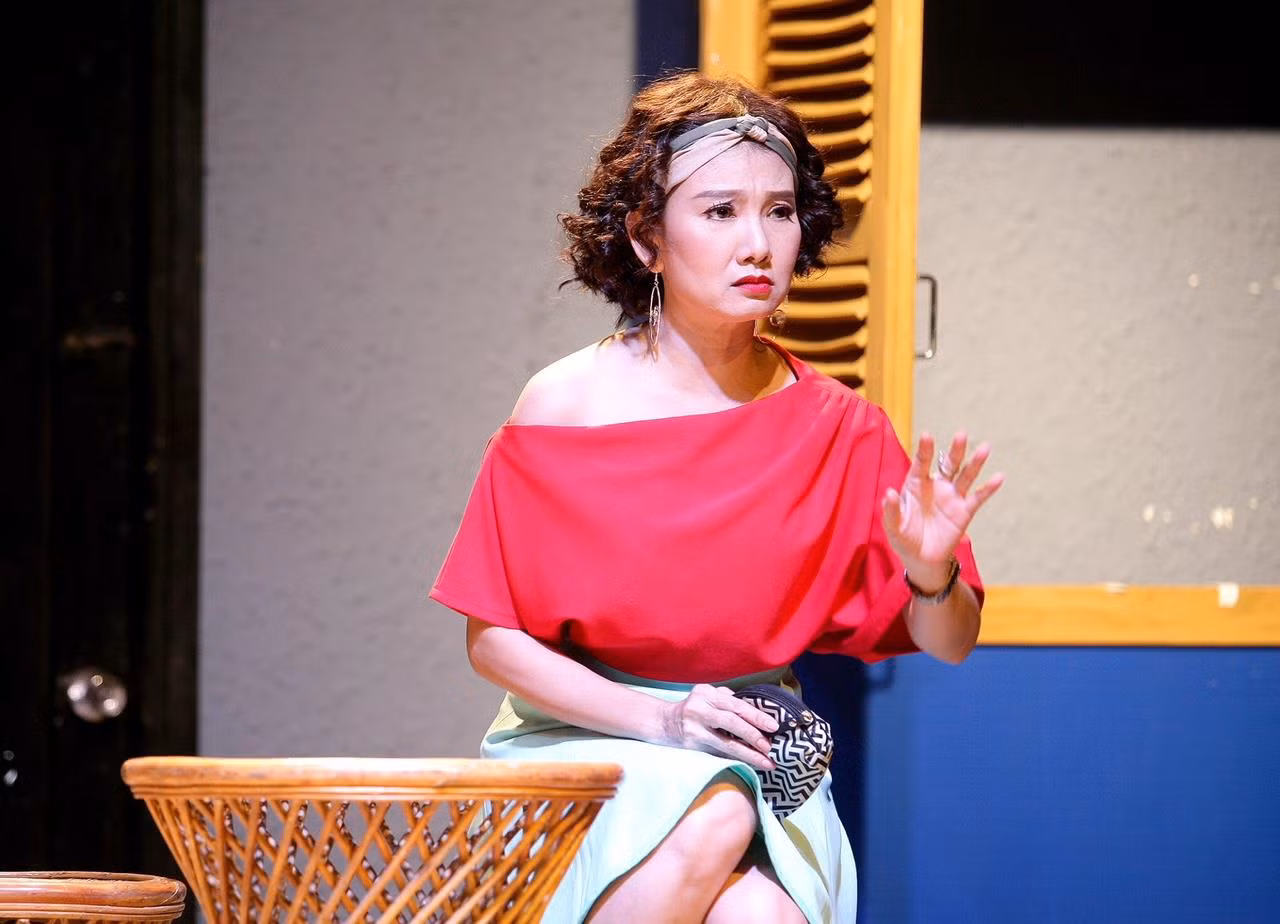 Dù làm quản lý nhưng Mỹ Uyên vẫn vào vai chính trong nhiều vở diễn