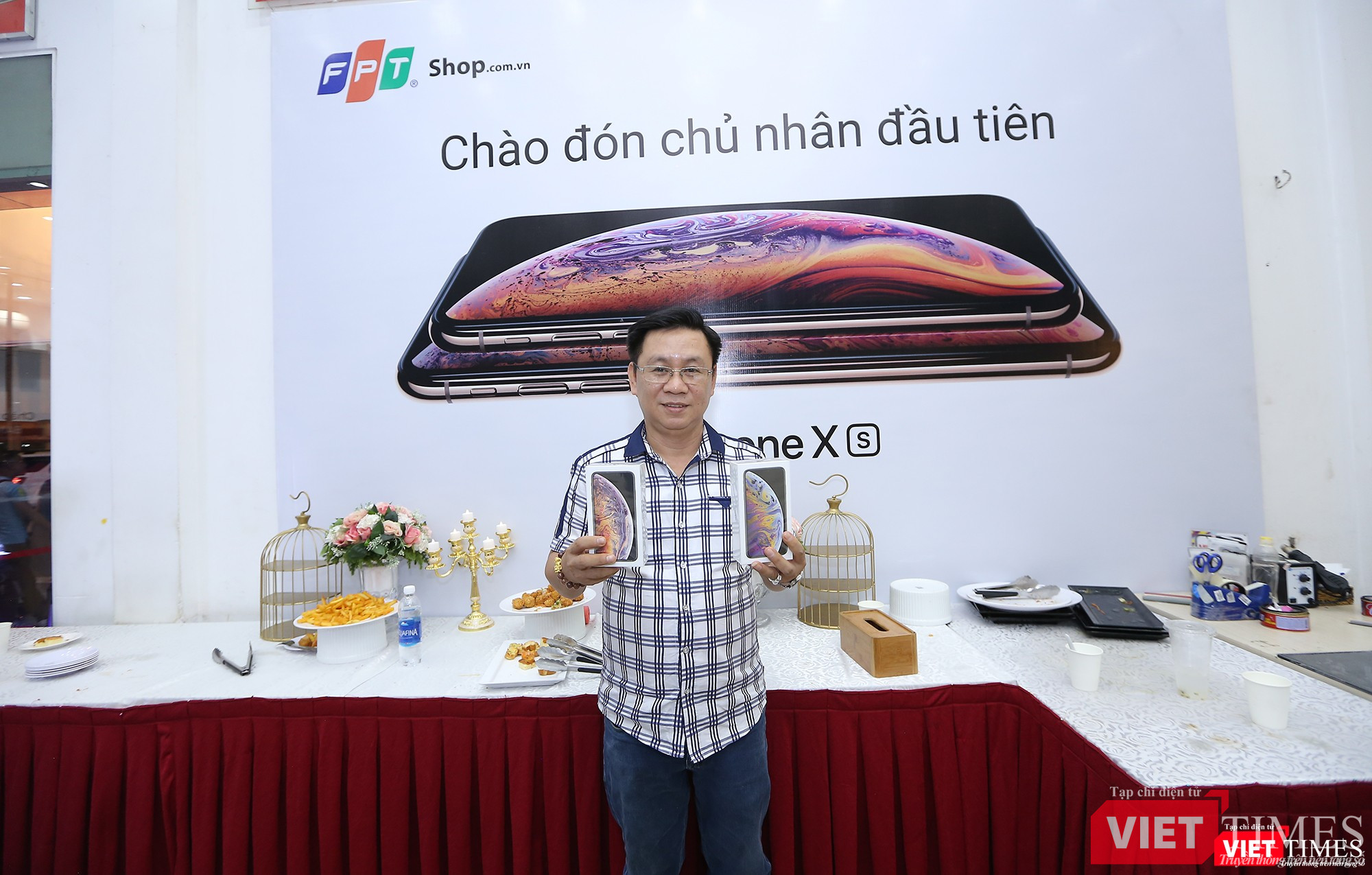 Những khách hàng nhận máy đầu tiên tại TP.HCM