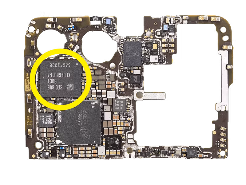 Bộ nhớ flash NAND của Samsung Electronics (giá 28,16 USD): Con chip có khả năng lưu trữ dữ liệu ngay cả khi thiết bị tắt nguồn. Thông thường, hình ảnh và ứng dụng sẽ được lưu trữ trên bộ nhớ flash. Tuy nhiên, tốc độ đọc và ghi của bộ nhớ flash NAND chậm hơn nhiều so với DRAM. Bộ nhớ flash NAND của Samsung Electronics (giá 28,16 USD): Con chip có khả năng lưu trữ dữ liệu ngay cả khi thiết bị tắt nguồn. Thông thường, hình ảnh và ứng dụng sẽ được lưu trữ trên bộ nhớ flash. Tuy nhiên, tốc độ đọc và ghi của bộ nhớ flash NAND chậm hơn nhiều so với DRAM.