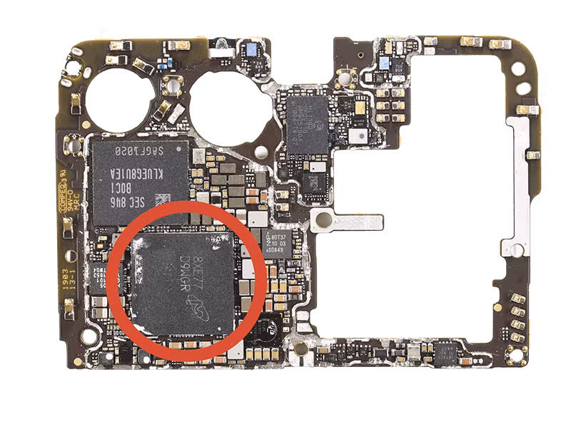 Bộ vi xử lý ứng dụng của HiSilicon Semiconductor - Trung Quốc (giá 30 USD): Bộ vi xử lý thực thi lệnh của hệ điều hành hoặc ứng dụng trên smartphone. Hầu hết các bộ vi xử lý ứng dụng hiện nay phát triển trên thiết kế của ARM Holdings (Anh). Bộ vi xử lý ứng dụng của HiSilicon Semiconductor - Trung Quốc (giá 30 USD): Bộ vi xử lý thực thi lệnh của hệ điều hành hoặc ứng dụng trên smartphone. Hầu hết các bộ vi xử lý ứng dụng hiện nay phát triển trên thiết kế của ARM Holdings (Anh).