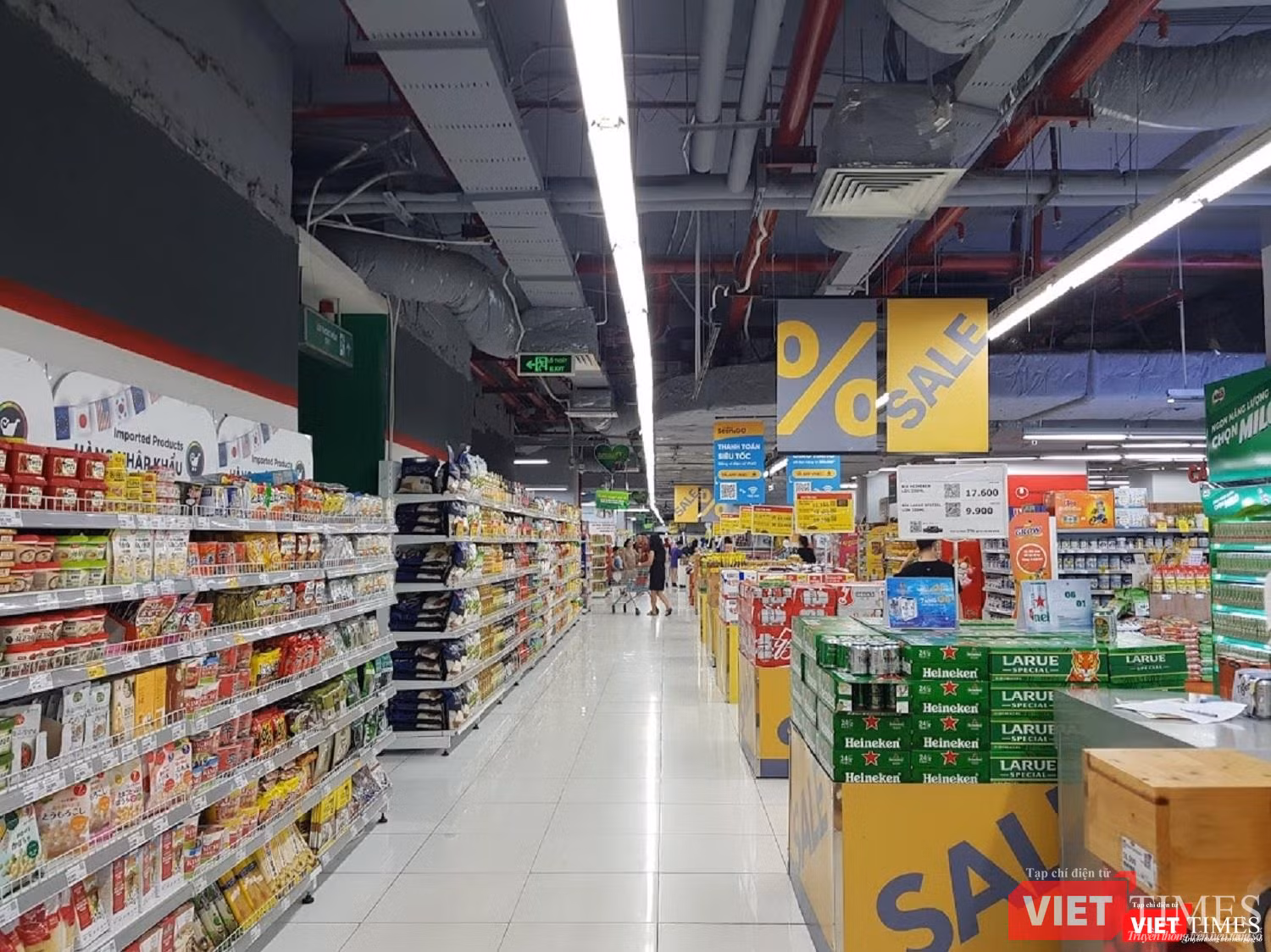 Trong giai đoạn 2 của quá trình triển khai, số siêu thị VinMart hỗ trợ dịch vụ Scan&Go đã tăng từ 13 lên 73 siêu thị. Trong giai đoạn 2 của quá trình triển khai, số siêu thị VinMart hỗ trợ dịch vụ Scan&Go đã tăng từ 13 lên 73 siêu thị.