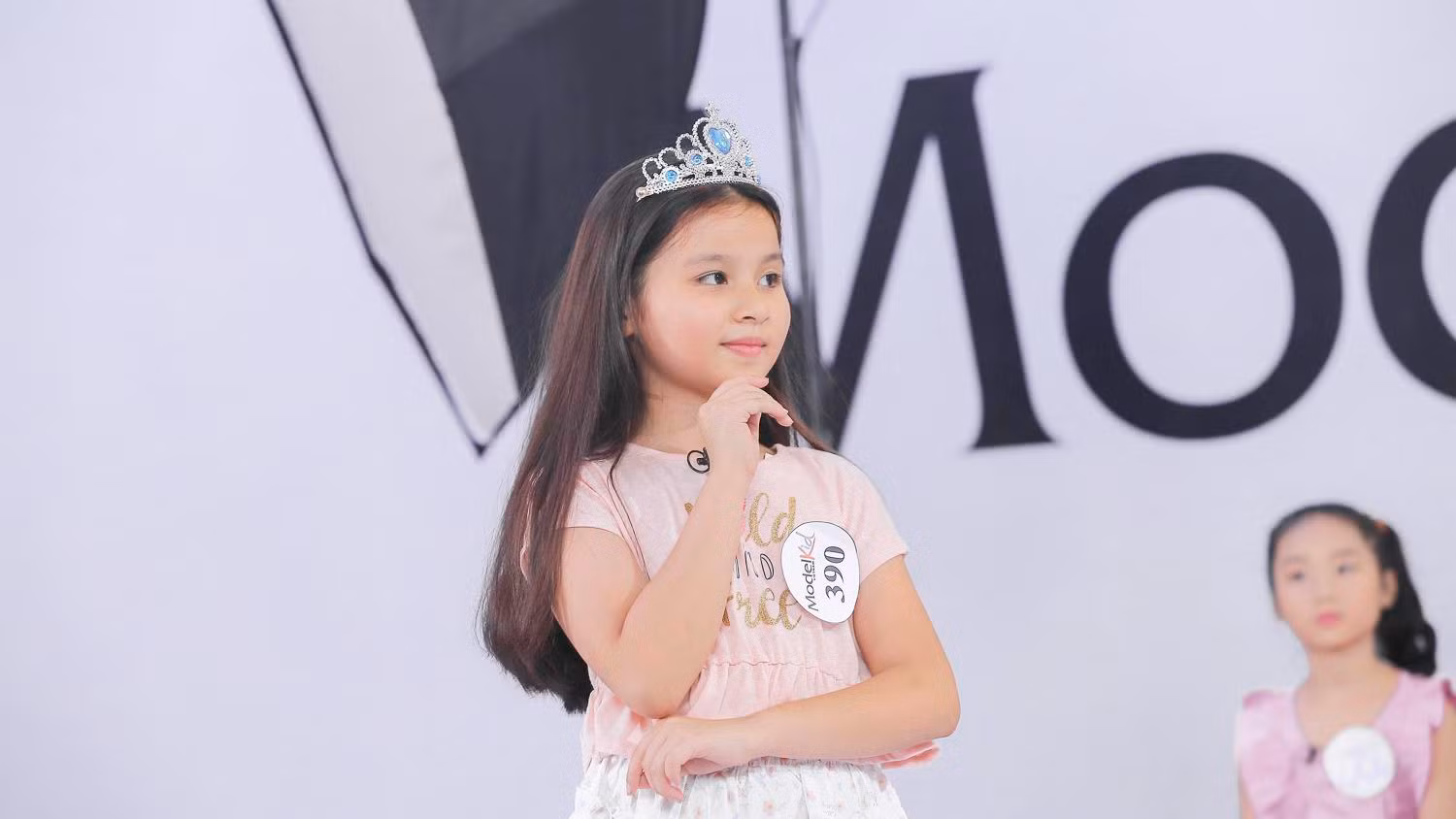 Bé Nguyễn Hoàng Linh