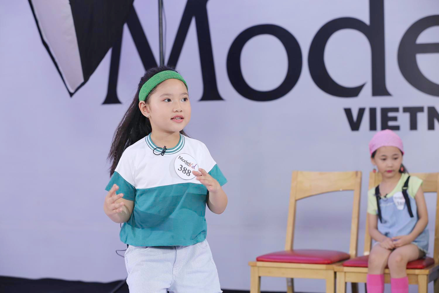 Phần thi của bé Nguyễn Khánh Vân, con gái cựu danh thủ Nguyễn Hồng Sơn Phần thi của bé Nguyễn Khánh Vân, con gái cựu danh thủ Nguyễn Hồng Sơn