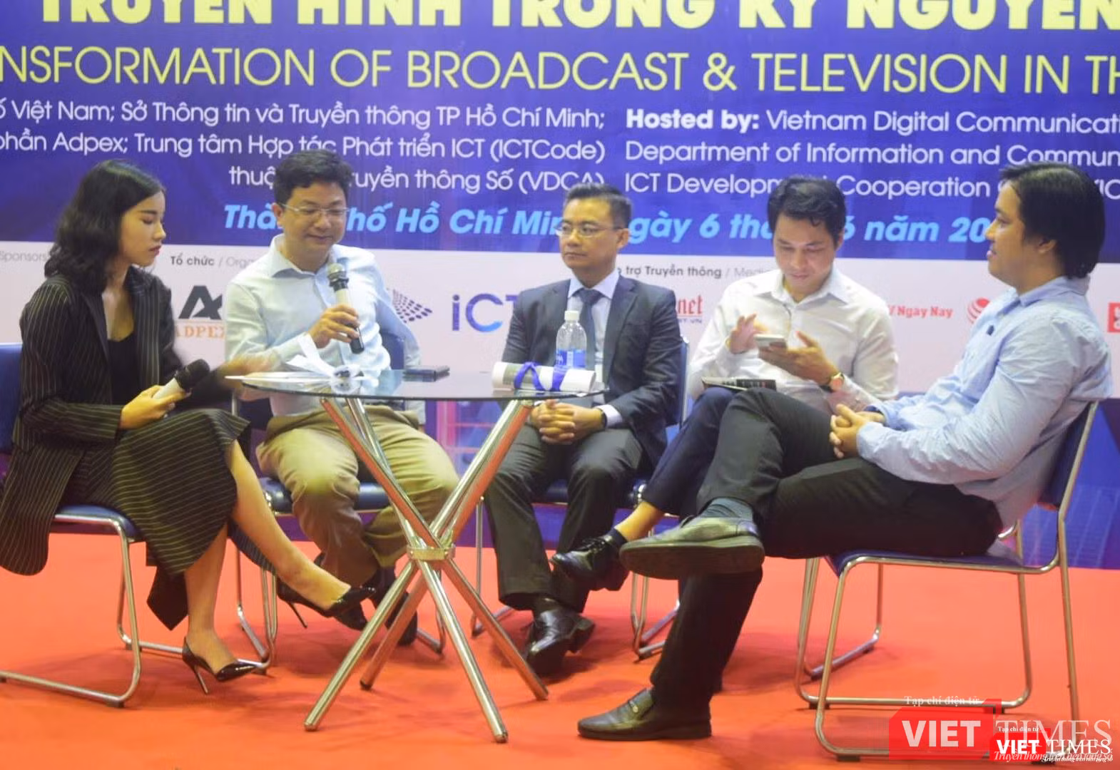 Hội thảo chia sẻ về chuyển đổi số trong lĩnh vực Phát thanh, Truyền hình Hội thảo chia sẻ về chuyển đổi số trong lĩnh vực Phát thanh, Truyền hình