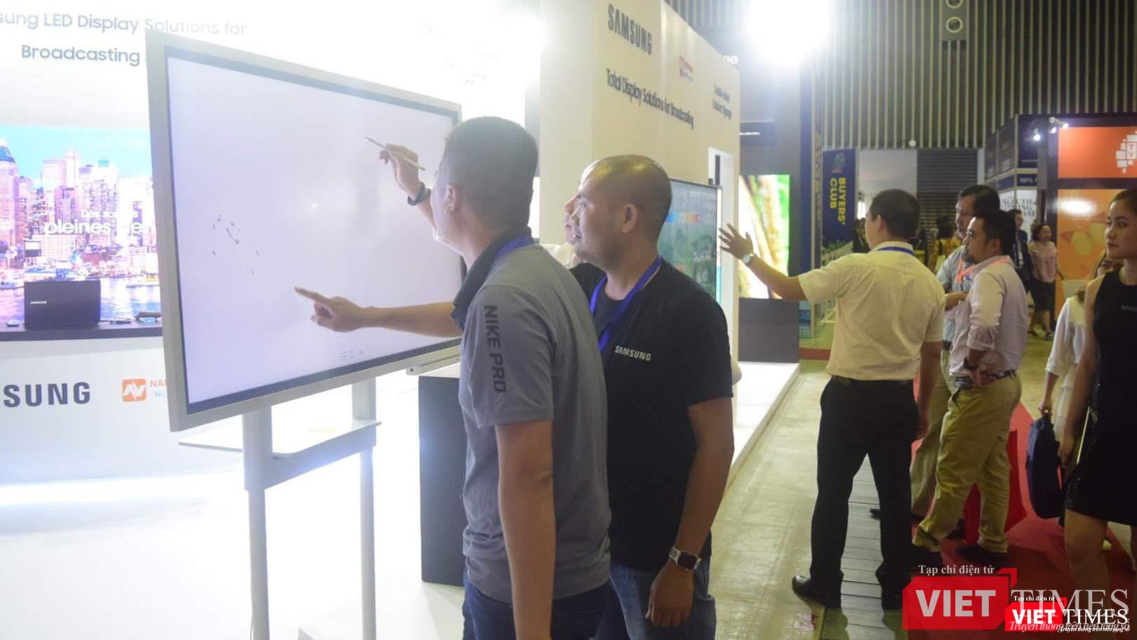Rất nhiều đơn vị mang công nghệ tới cho khách hàng trải nghiệm tại triển lãm