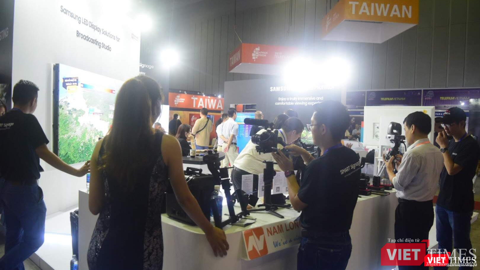 Nhiều công ty đến từ Nhật, Hàn Quốc, Đài Loan... tham dự triển lãm