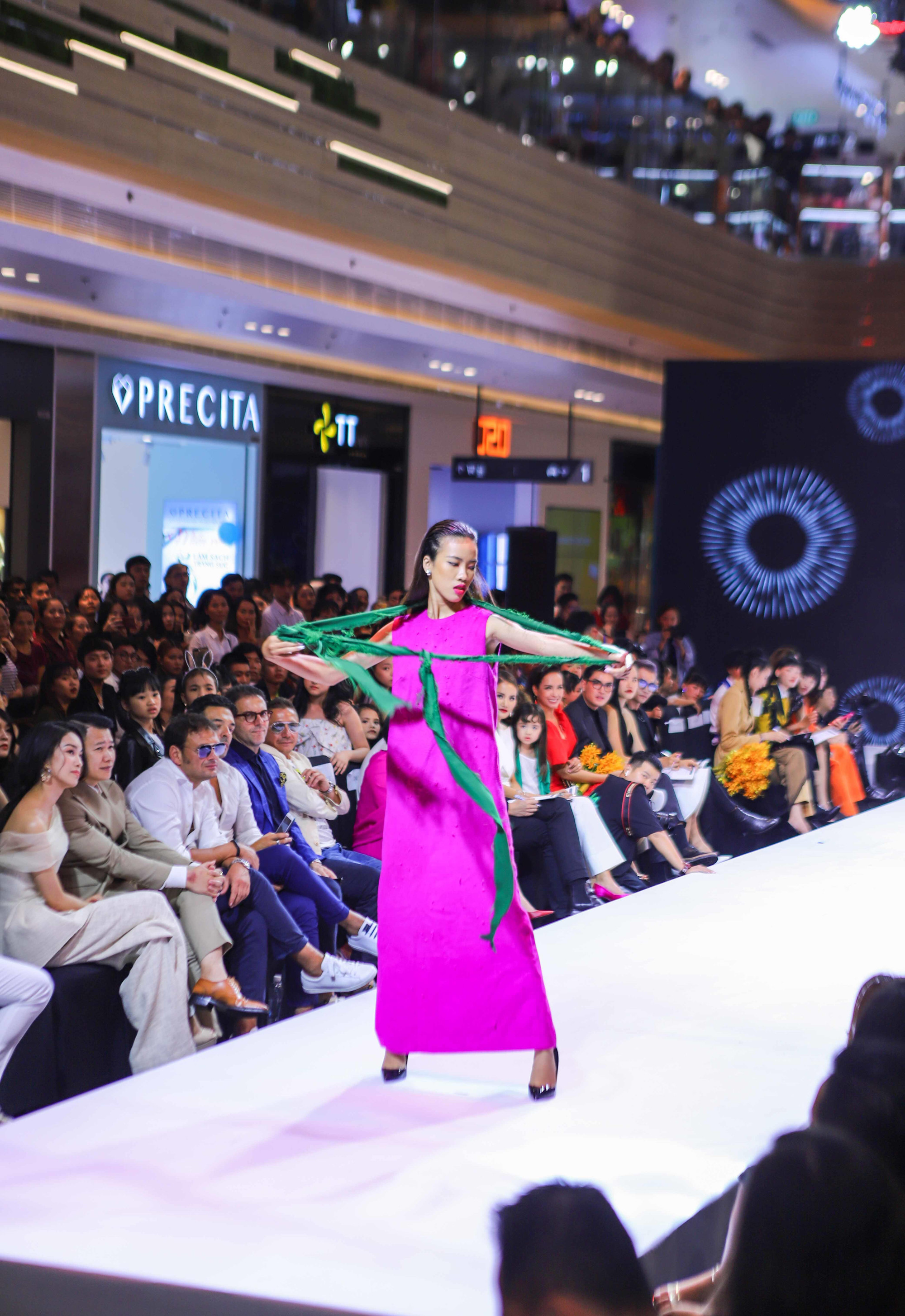 Thí sinh Top 20 chứng tỏ bản lĩnh và cá tính