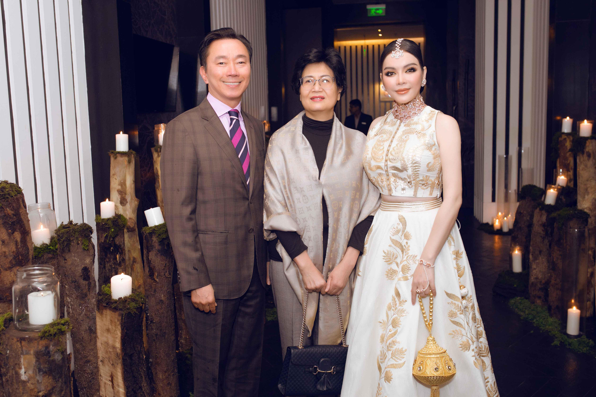 Buổi tiệc sang trọng có sự xuất hiện đặc biệt của ông Phạm Sanh Châu - Đại sứ Việt Nam tại Cộng hòa Ấn Độ, kiêm nhiệm Nepal và Bhutan cùng phu nhân đến tham dự