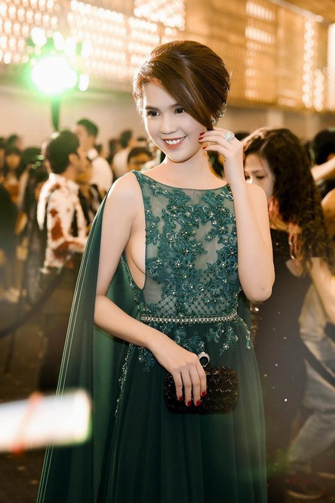 Ngọc Trinh gần đây hễ xuất hiện là hở bạo nhưng vẫn khó làm nóng trên tuổi Ngọc Trinh gần đây hễ xuất hiện là hở bạo nhưng vẫn khó làm nóng trên tuổi