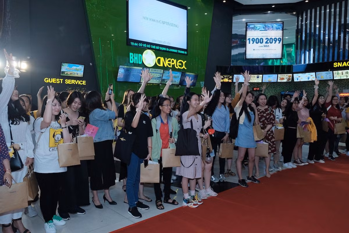 Bring The Soul: The Movie nhận được nhiều sự kỳ vọng từ người hâm mộ bởi trước đó Burn The Stage: The movie (2018) có doanh thu toàn cầu lên đến 20,3 triệu USD Bring The Soul: The Movie nhận được nhiều sự kỳ vọng từ người hâm mộ bởi trước đó Burn The Stage: The movie (2018) có doanh thu toàn cầu lên đến 20,3 triệu USD