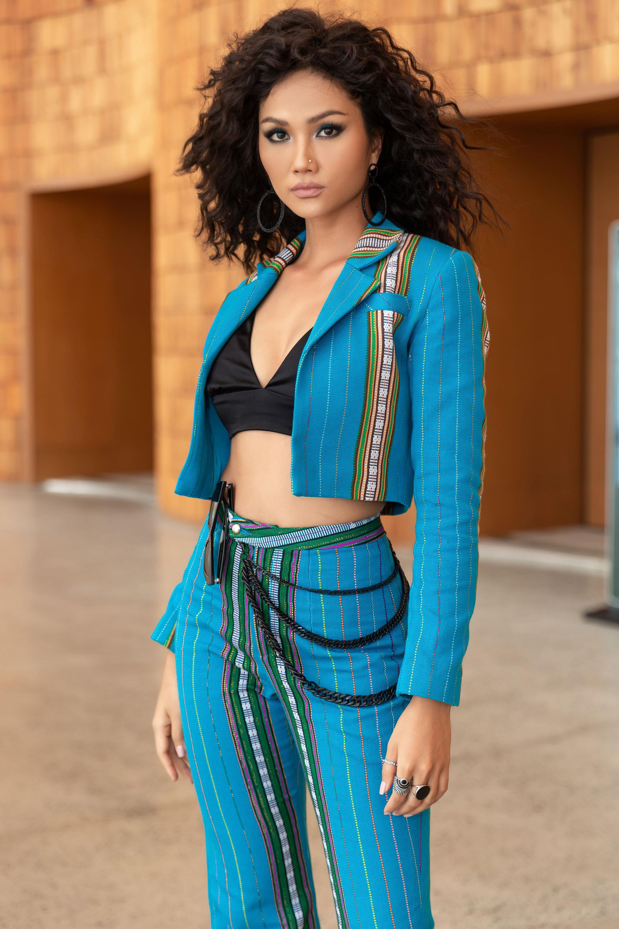 Nhưng không thiếu chiều sâu