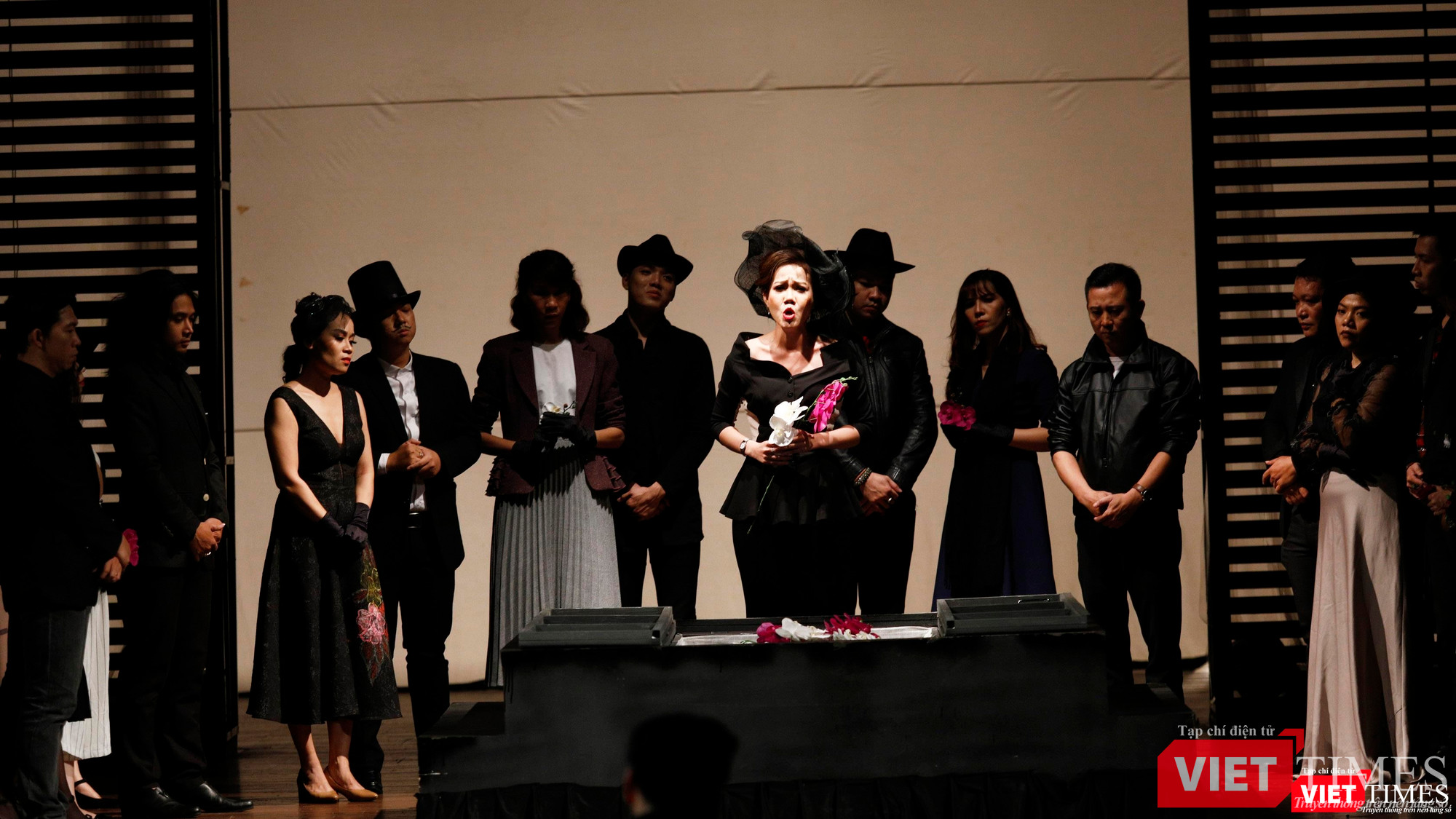 Phạm Khánh Ngọc tỏa sáng với vai chính trong vở nhạc kịch "Yesterday's Memory"