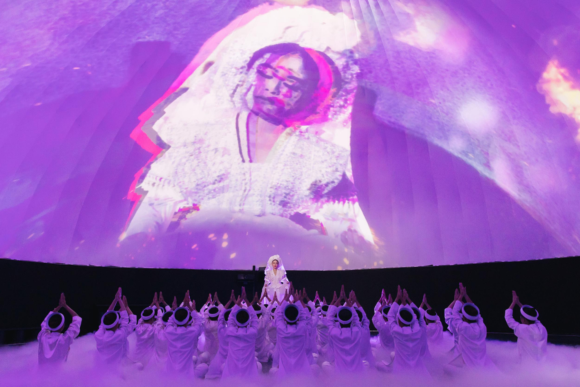 Hình ảnh trong MV "Tứ Phủ"