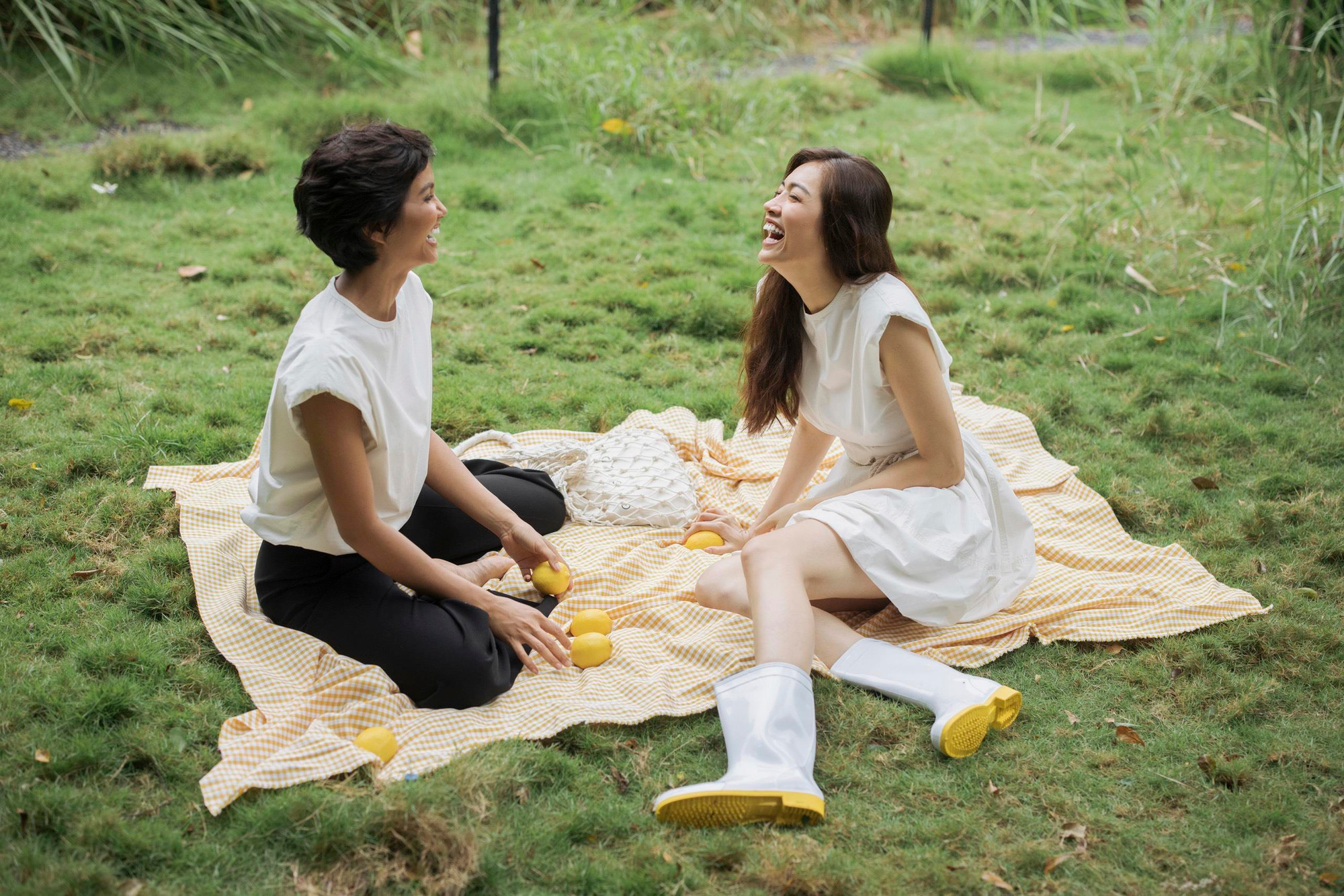 H'Hen Niê mạnh mẽ cá tính còn Lệ Hằng thì duyên dáng, quyến rũ H'Hen Niê mạnh mẽ cá tính còn Lệ Hằng thì duyên dáng, quyến rũ