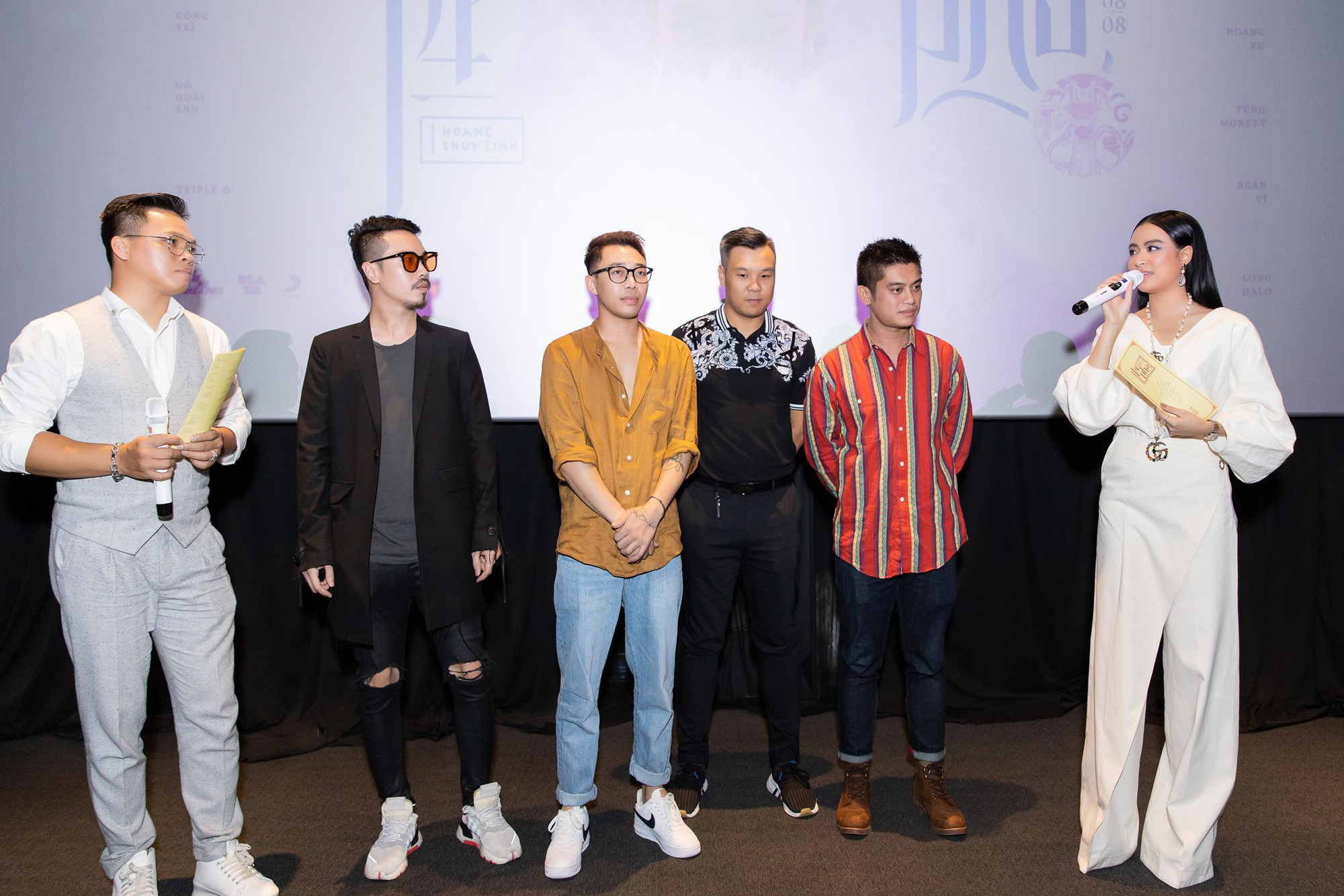 Khó có thể nói bộ trang phục này của Hoàng Thùy Linh là đẹp?