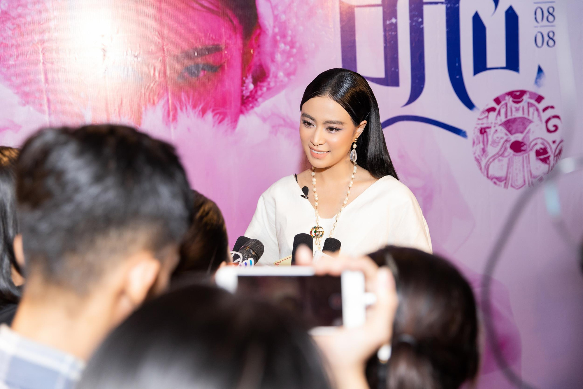 Trả lời phỏng vấn báo chí