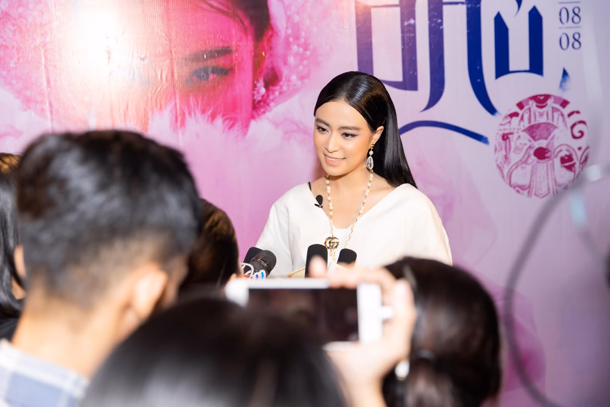 Trả lời phỏng vấn báo chí