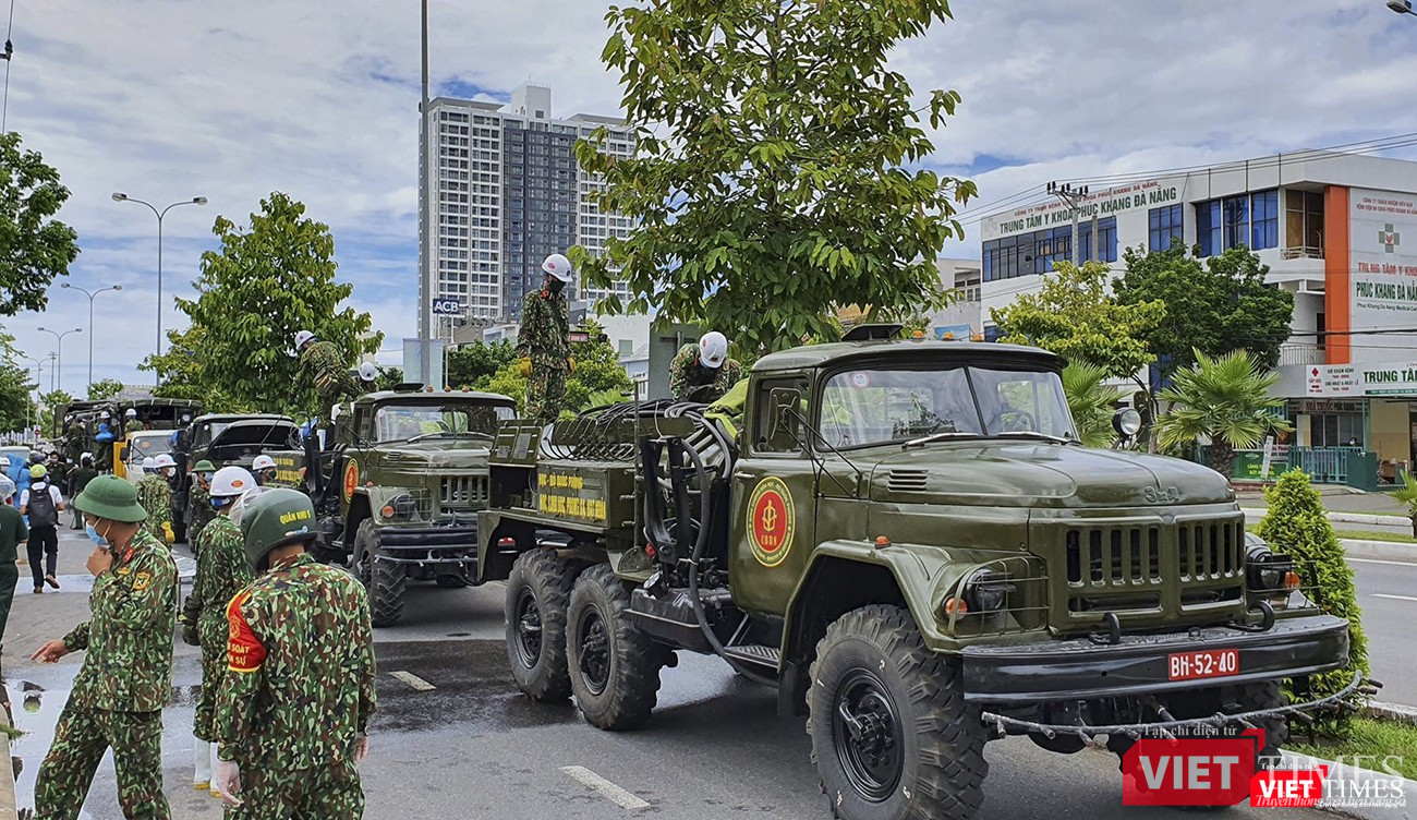 Chiều ngày 3/8, lực lượng quân đội đã lên phương án phun thuốc khử trùng trên địa bàn quận Sơn Trà (Đà Nẵng)