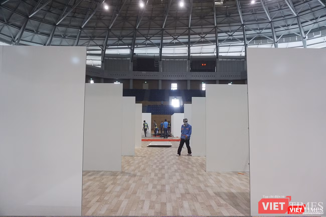 Vách ngăn các buồng bệnh cũng đã dần định hình