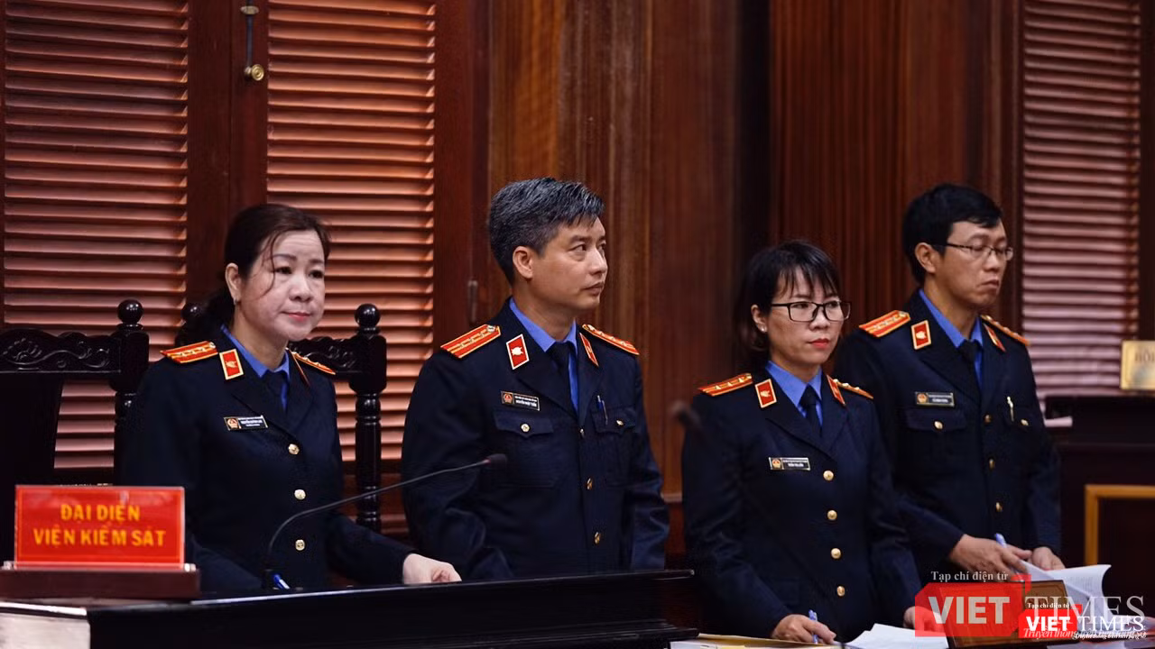 Đại diện VKSND thẩm vấn bổ sung bị cáo Võ Mạnh Cường sau phần kêu oan buổi sáng 25/9