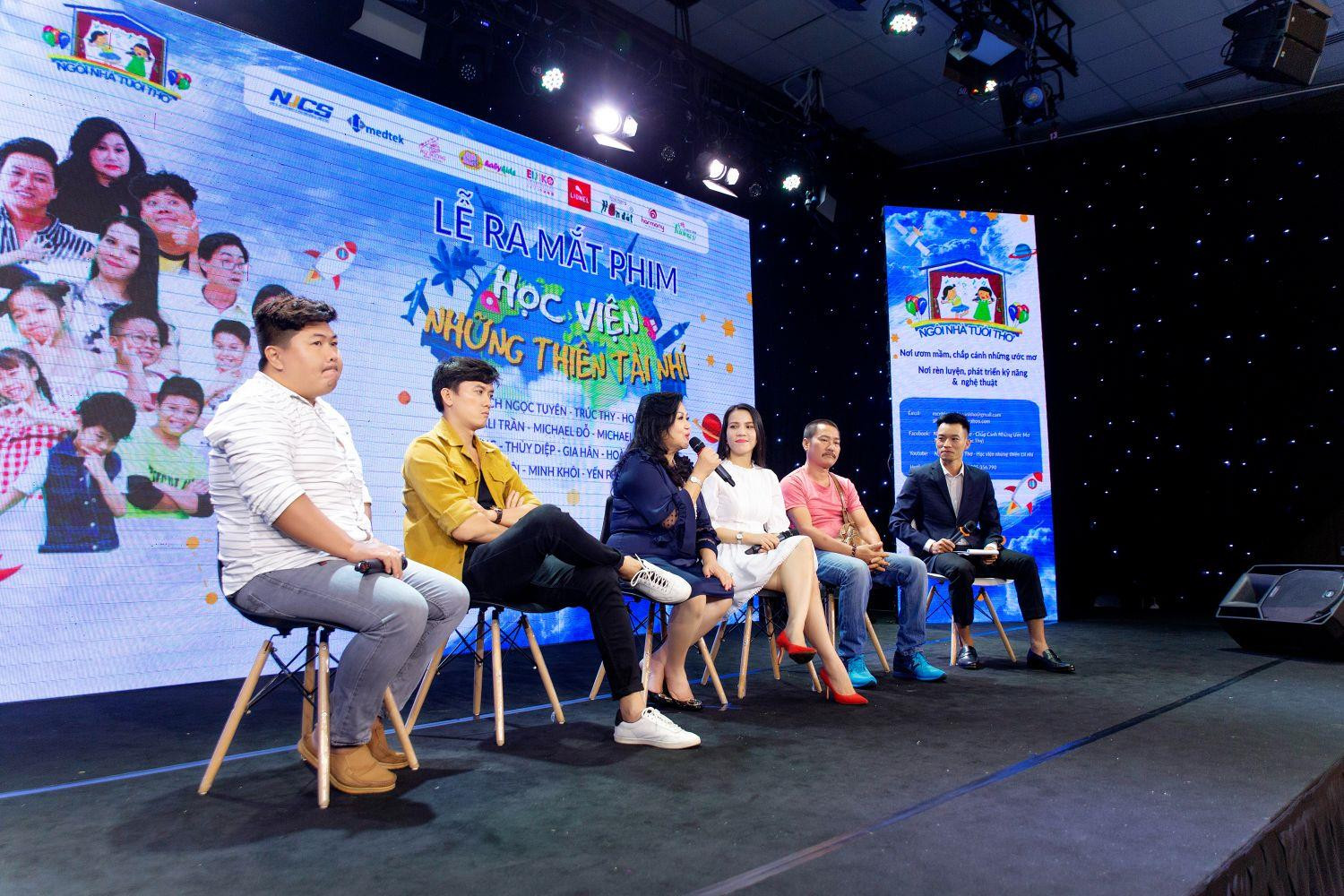 Các nghệ sĩ ủng hộ hết lòng dự án mới của Ngôi nhà Tuổi thơ Các nghệ sĩ ủng hộ hết lòng dự án mới của Ngôi nhà Tuổi thơ