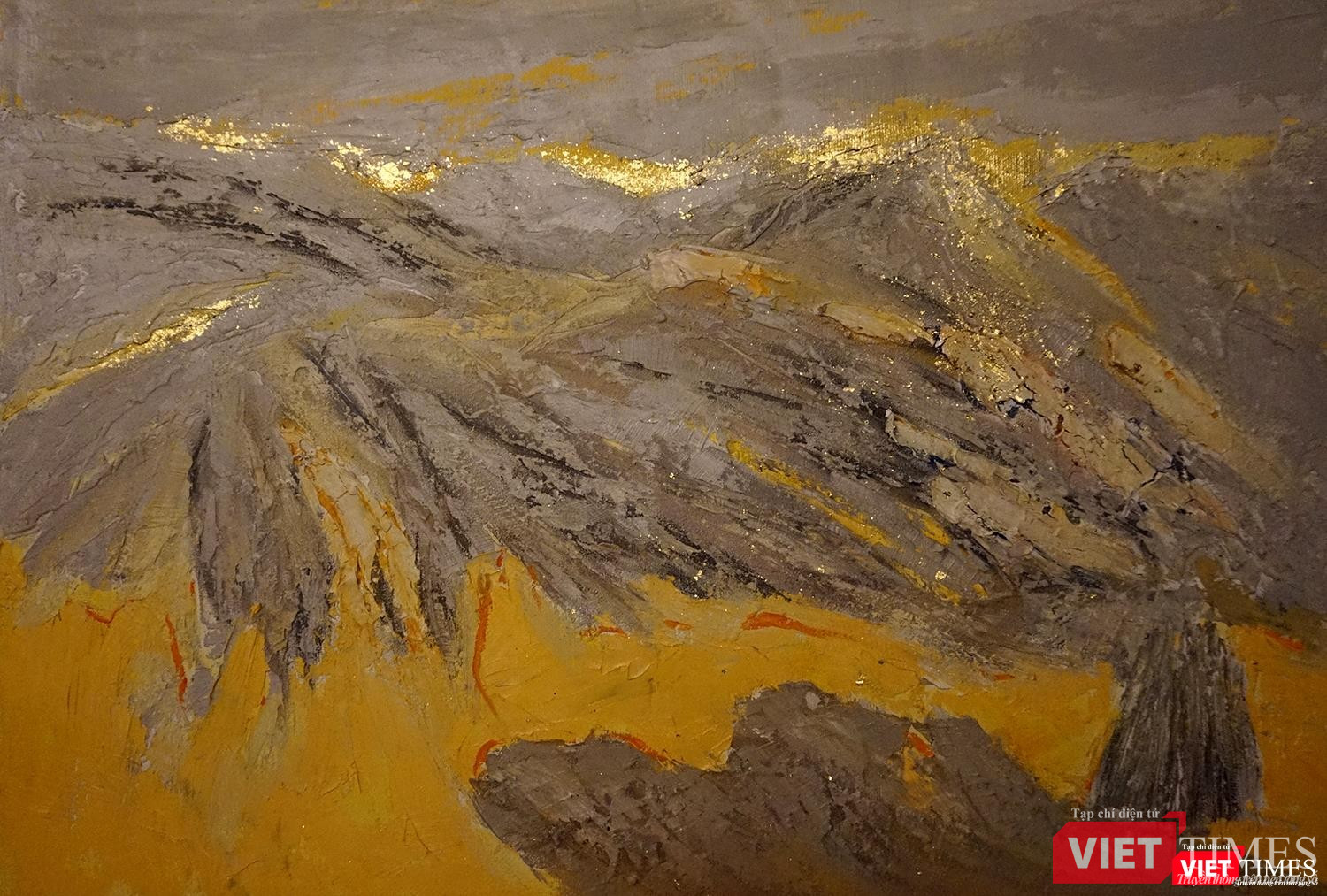 "Bình minh trên vùng cao" - Tranh sơn dầu, khổ 89x130 (cm), họa sĩ Đặng Hữu, 2019