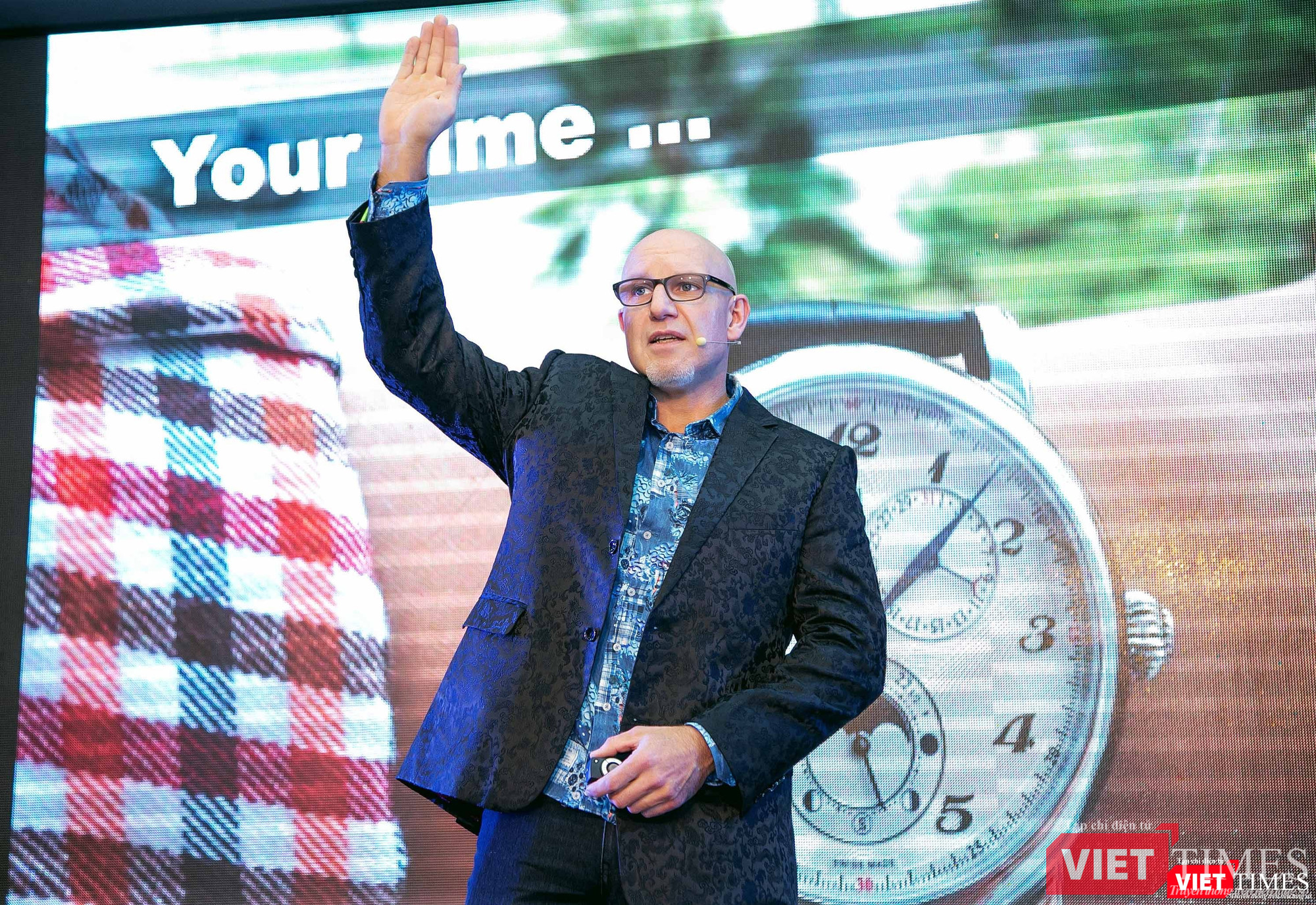 Ông Johnston đặc biệt nhấn mạnh vào việc quản trị thời gian