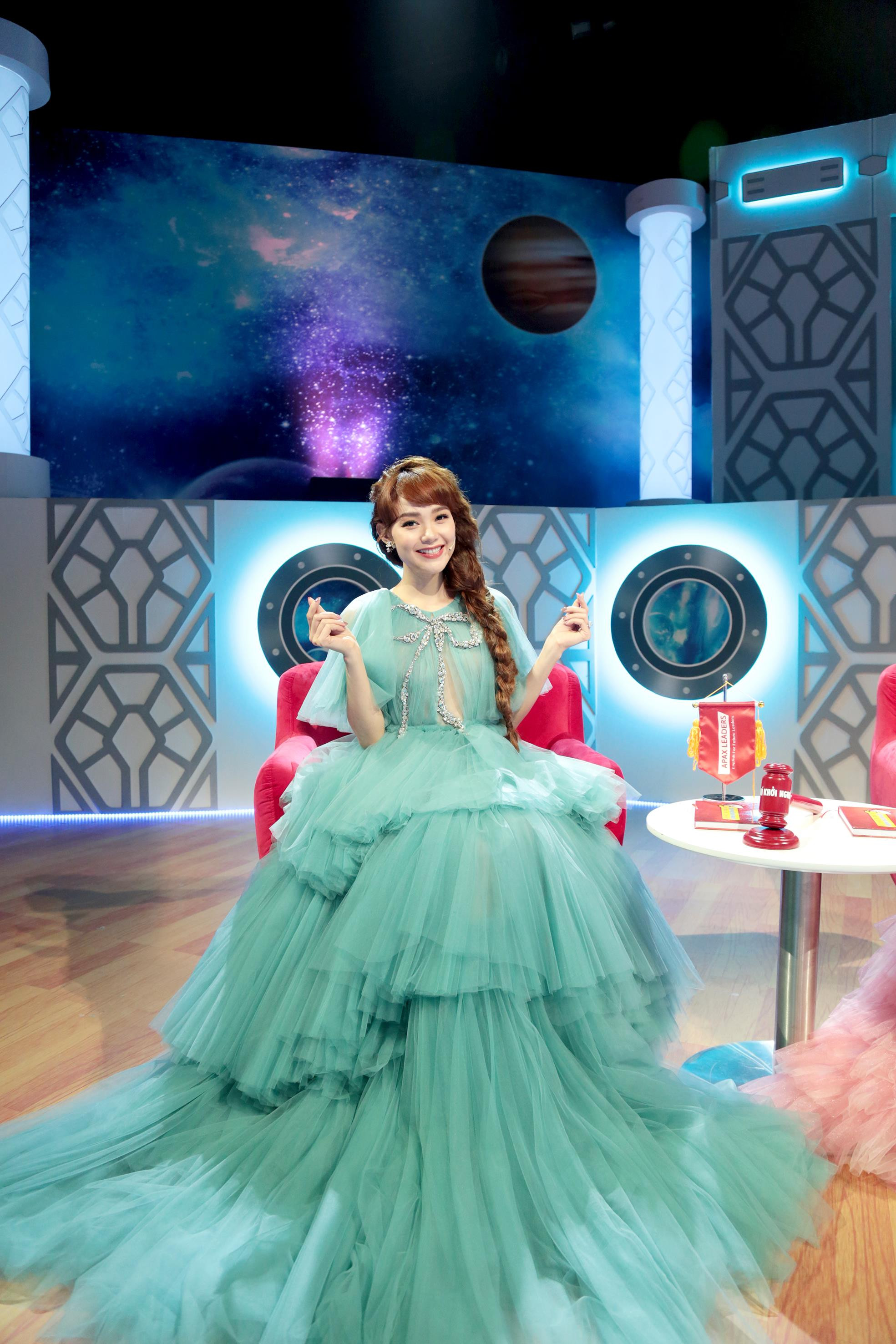 MInh Hằng lần đầu làm mentor ở Kiddie Shark MInh Hằng lần đầu làm mentor ở Kiddie Shark