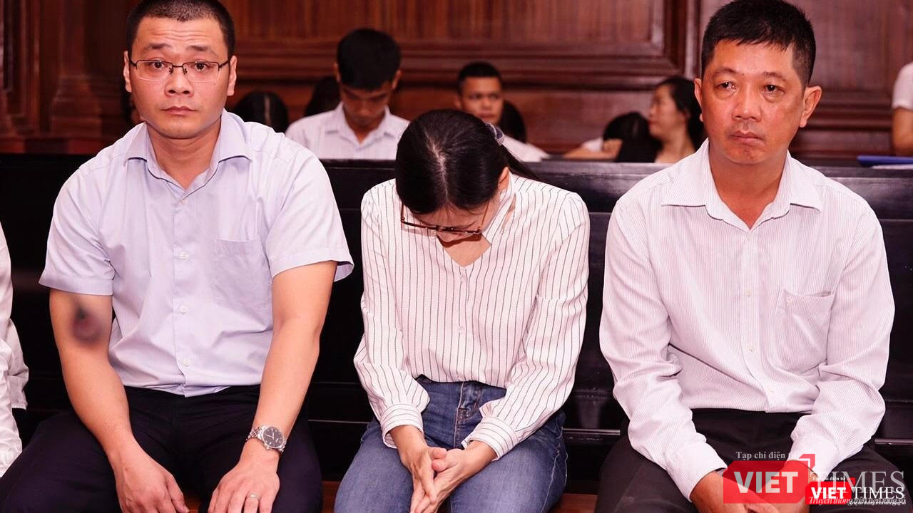 Các bị cáo khác trong số 12 bị cáo có mặt tại phiên tòa