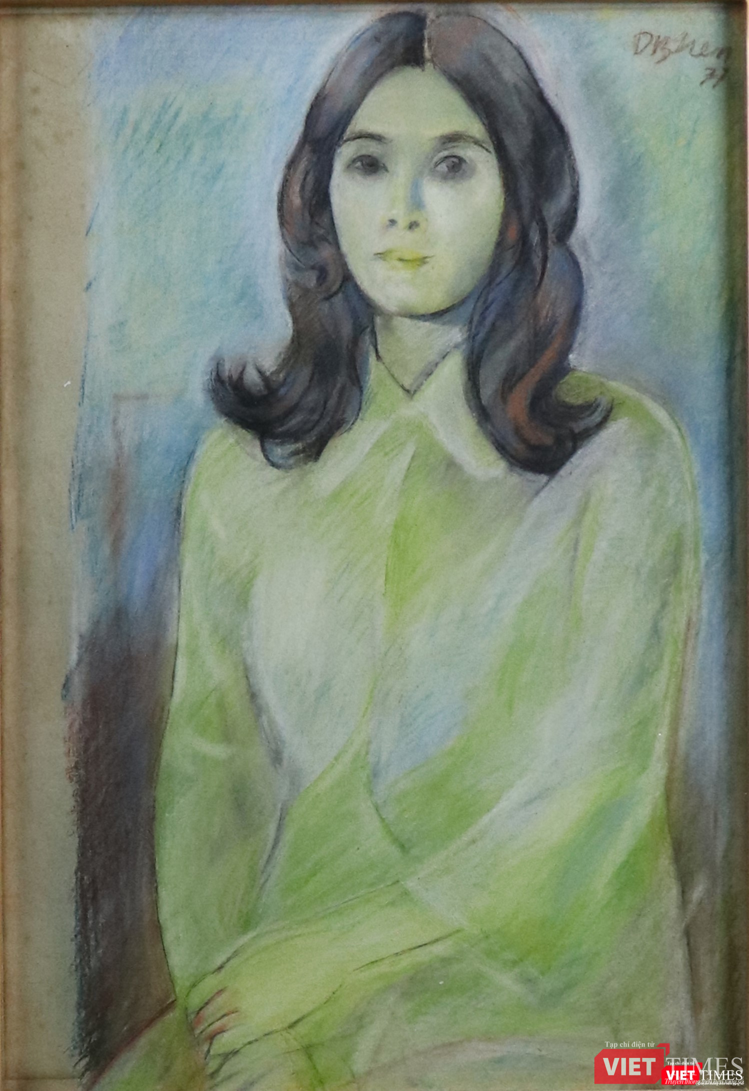 Chân dung thiếu nữ, phấn và sáp màu trên giấy, 51 x 35 cm, 1977, Dương Bích Liên (Ảnh: PI) Chân dung thiếu nữ, phấn và sáp màu trên giấy, 51 x 35 cm, 1977, Dương Bích Liên (Ảnh: PI)