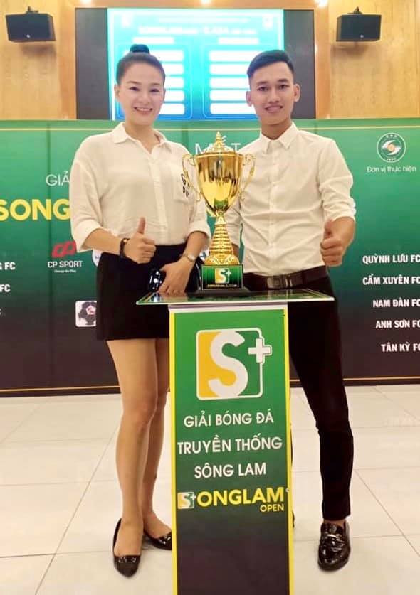 Người bạn lớn của fan SLNA (ảnh NV cung cấp)