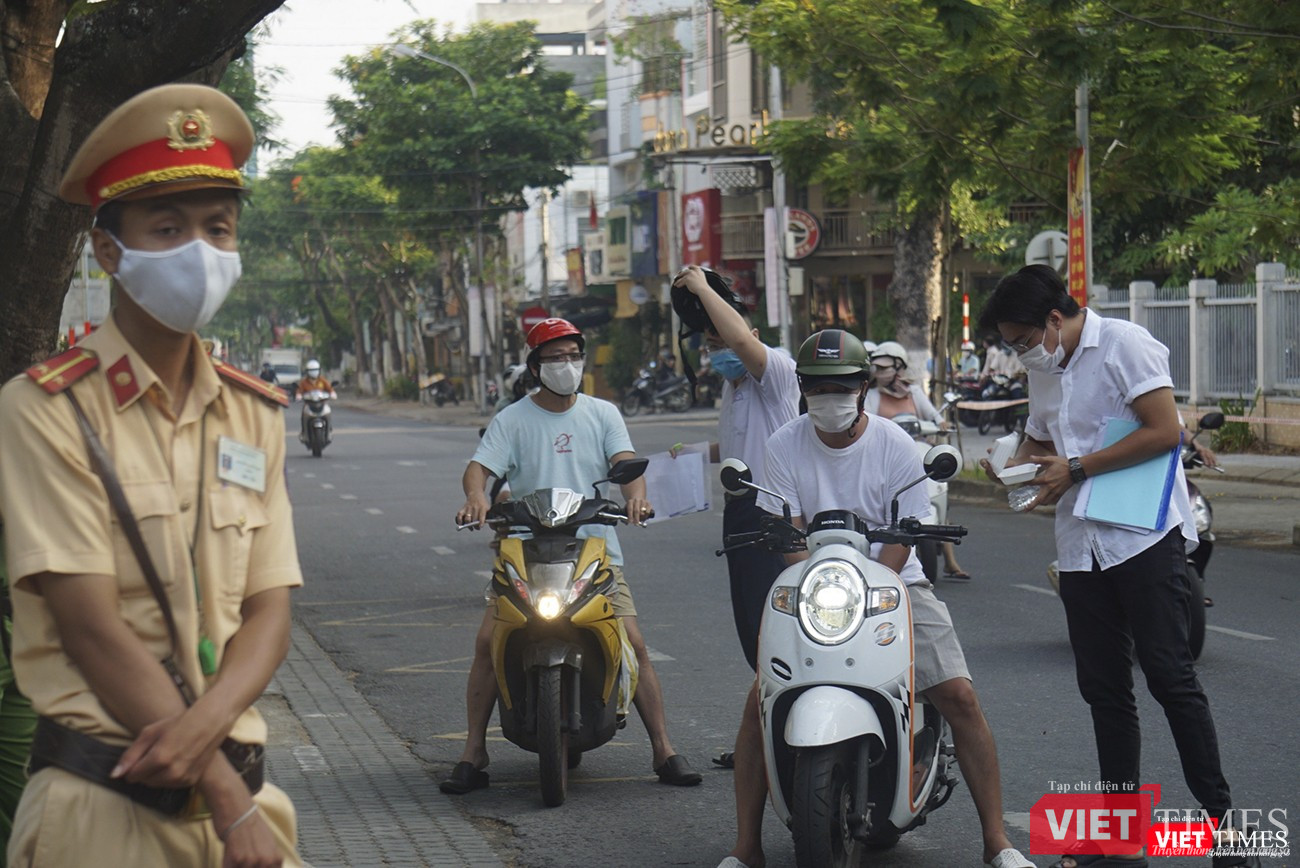 Thí sinh ở Đà Nẵng bước vào kỳ thi tốt nghiệp THPT đợt 2 Thí sinh ở Đà Nẵng bước vào kỳ thi tốt nghiệp THPT đợt 2