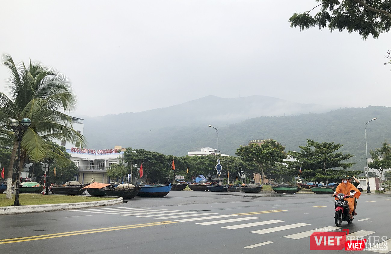 Bãi thuyền trên đường Hoàng Sa