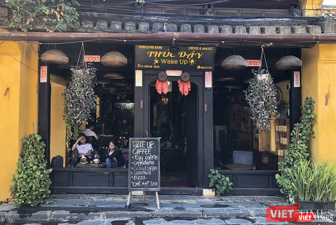 Một quán cà phê giữa lòng phố cổ Hội An