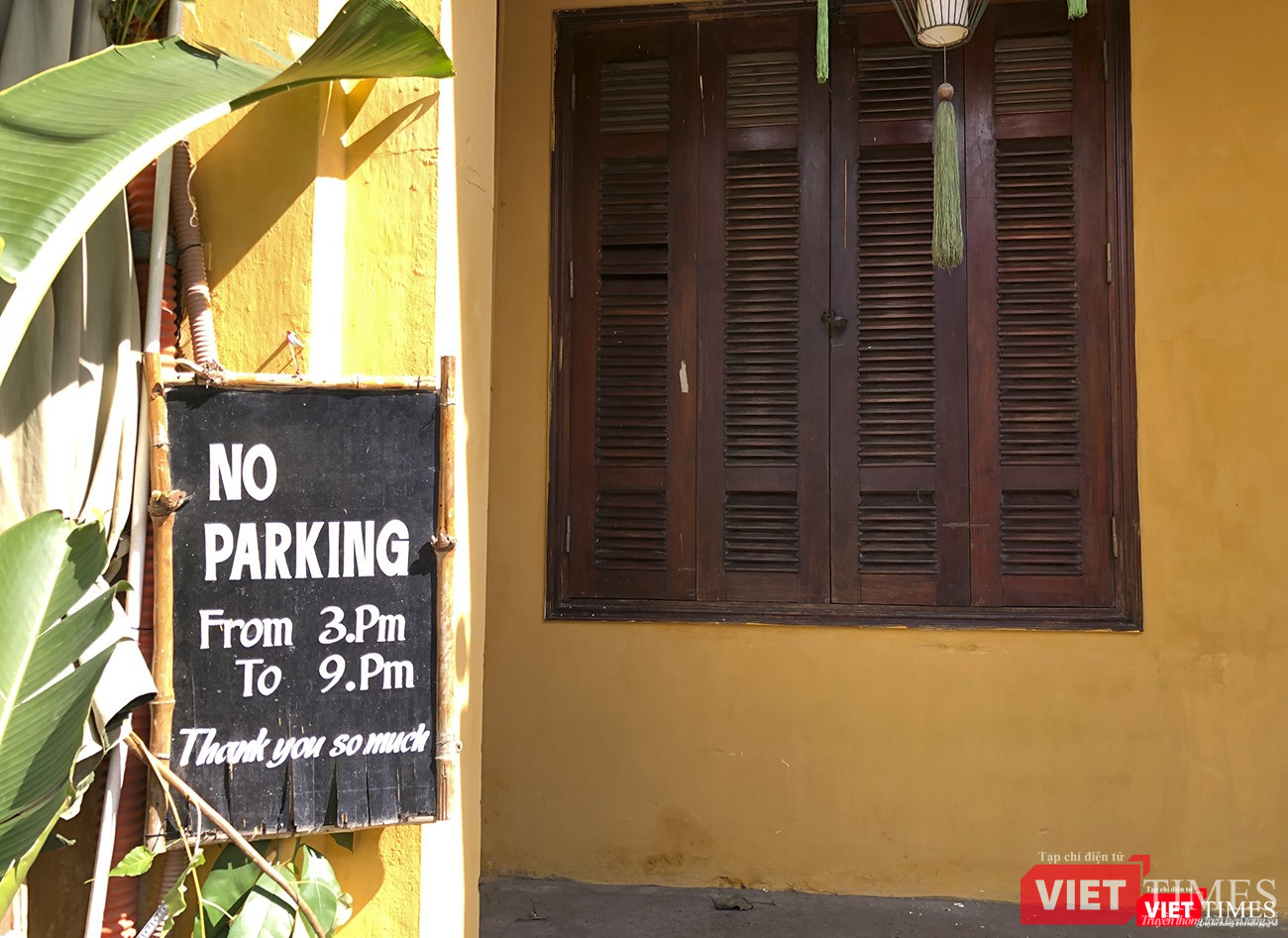 Vẫn còn những cửa hàng đóng cửa do không có du khách