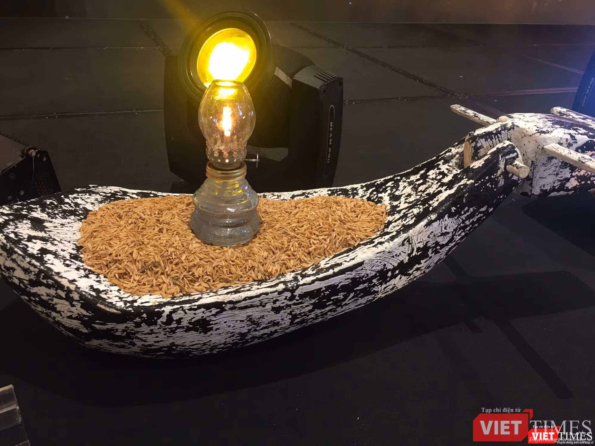 Tác phẩm "Trâu nhà lũ" của Lê Đình Nguyên có giá khởi điểm 3.000 USD Tác phẩm "Trâu nhà lũ" của Lê Đình Nguyên có giá khởi điểm 3.000 USD