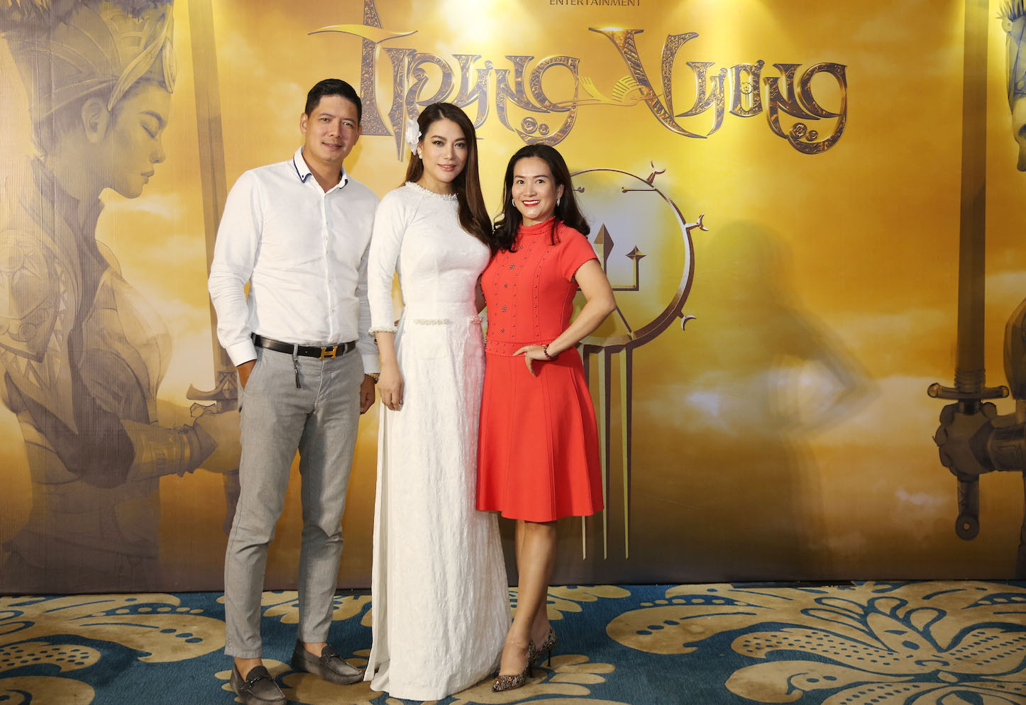 Vợ chồng diễn viên - MC Bình Minh đến chúc mừng Trương Ngọc Ánh