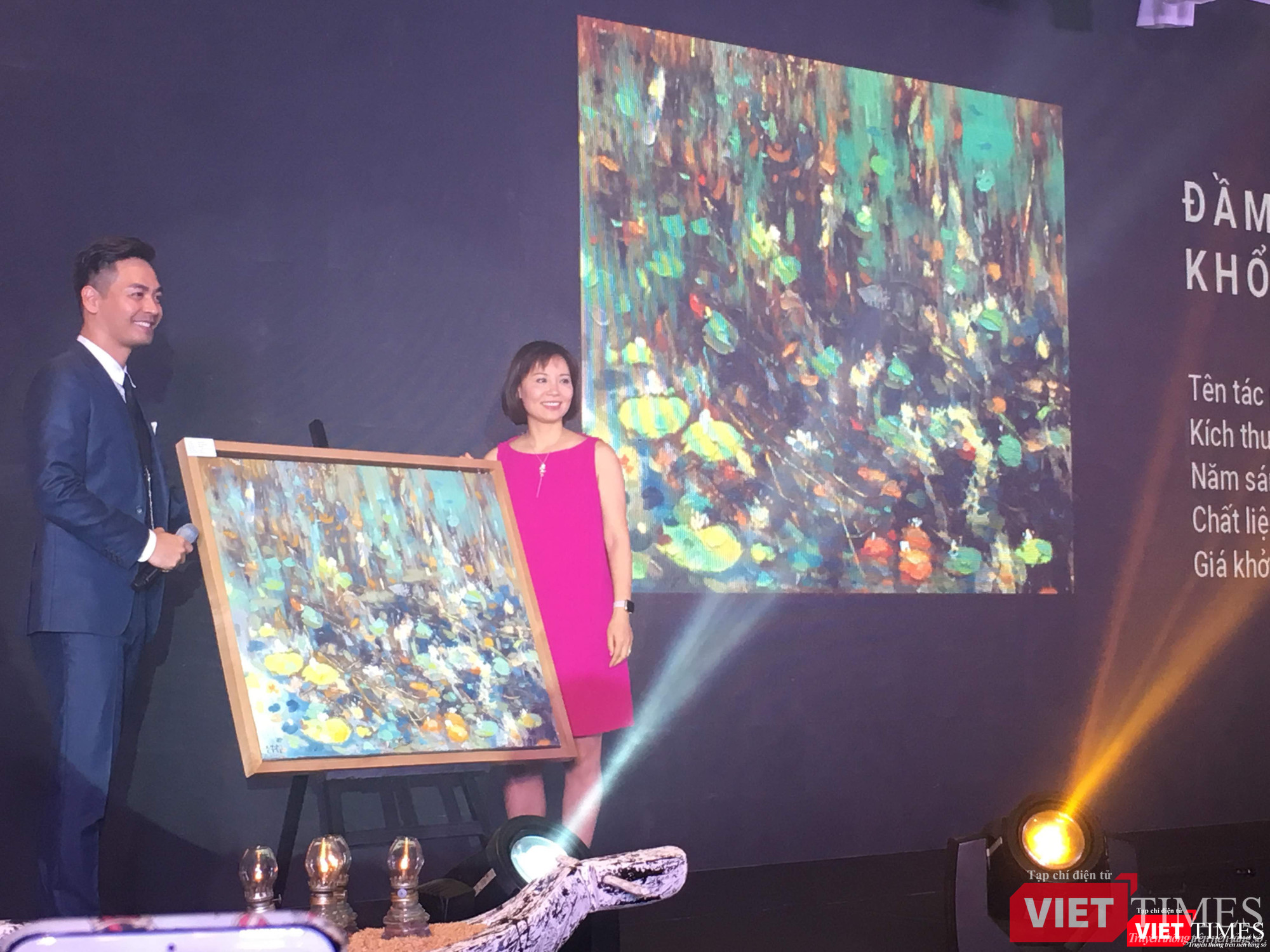 MC Phan Anh và họa sĩ Trần Thảo Hiền 