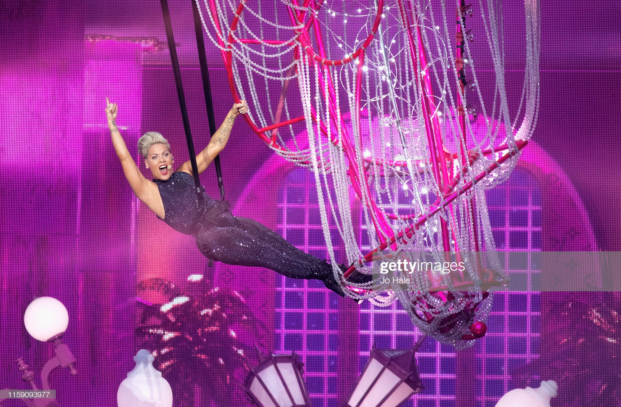 Pink Performs tại sân vận động Wembley (London - Anh) Pink Performs tại sân vận động Wembley (London - Anh)